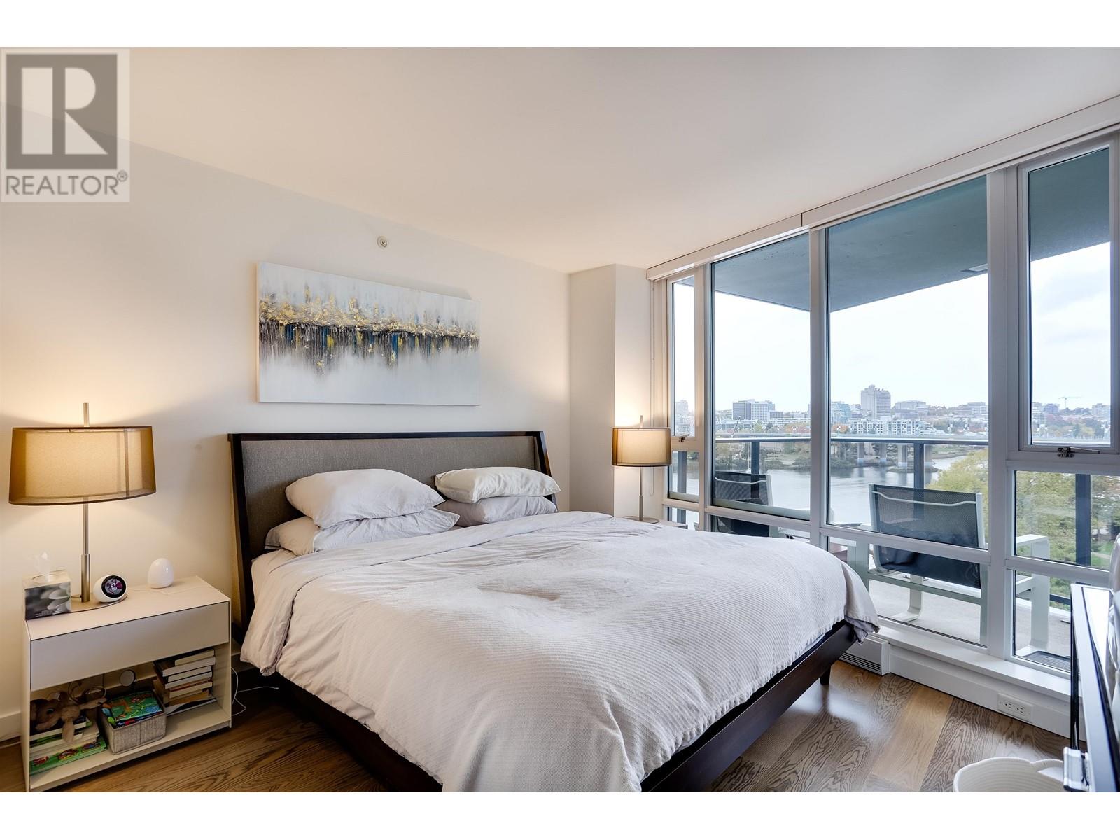 803 8 Smithe Mews, Vancouver, British Columbia  V6B 0A5 - Photo 13 - R2824624