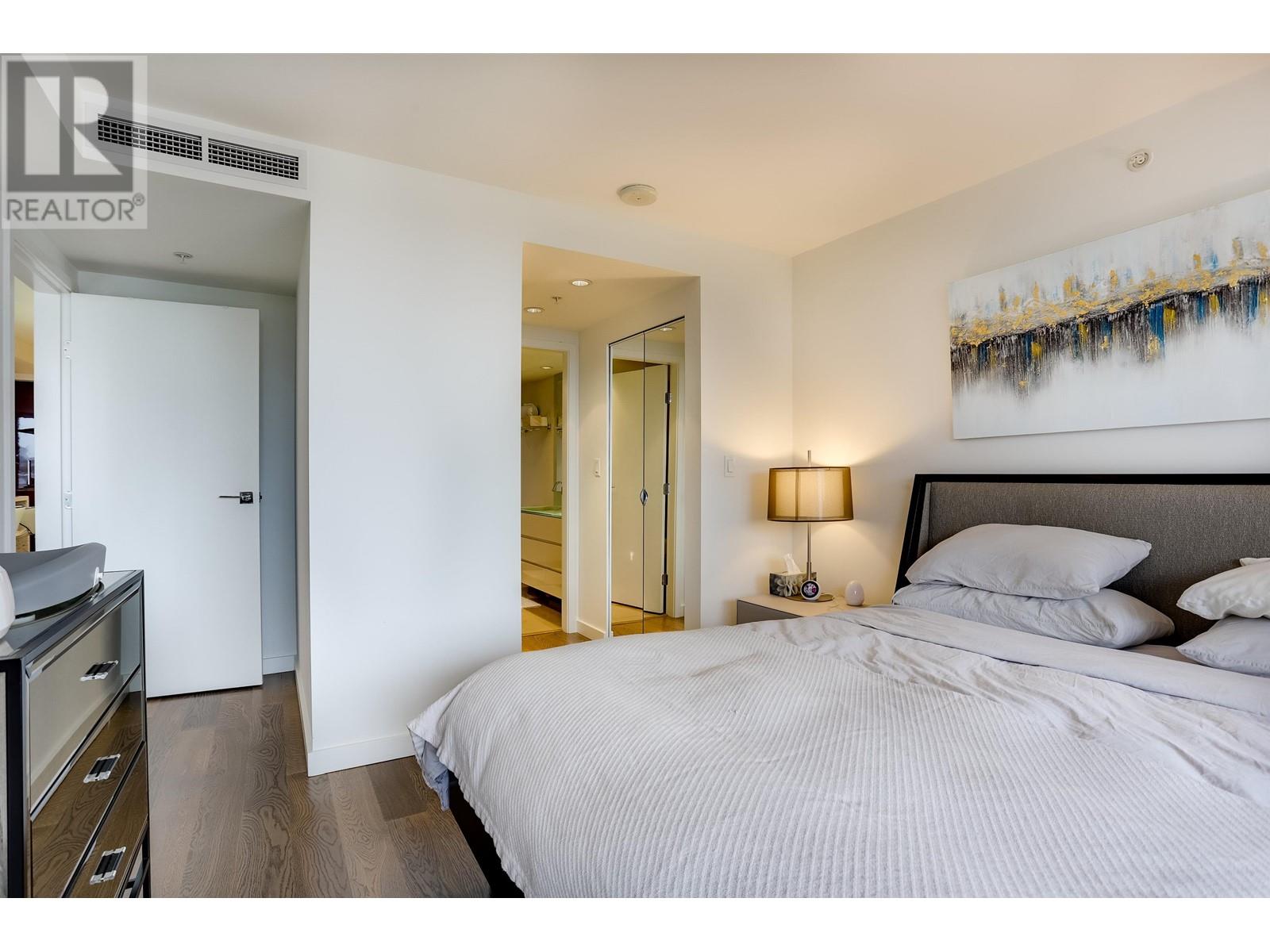 803 8 Smithe Mews, Vancouver, British Columbia  V6B 0A5 - Photo 14 - R2824624