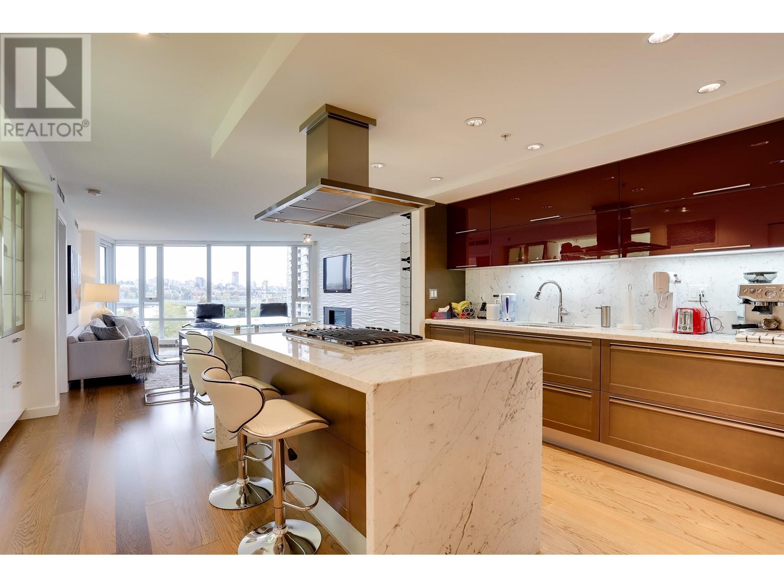 803 8 Smithe Mews, Vancouver, British Columbia  V6B 0A5 - Photo 11 - R2824624