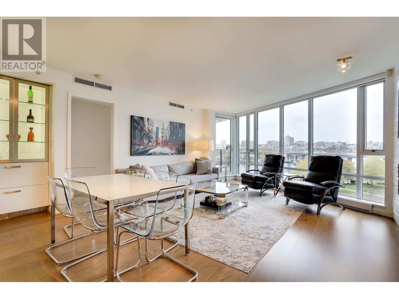 803 8 Smithe Mews, Vancouver, British Columbia  V6B 0A5 - Photo 6 - R2824624