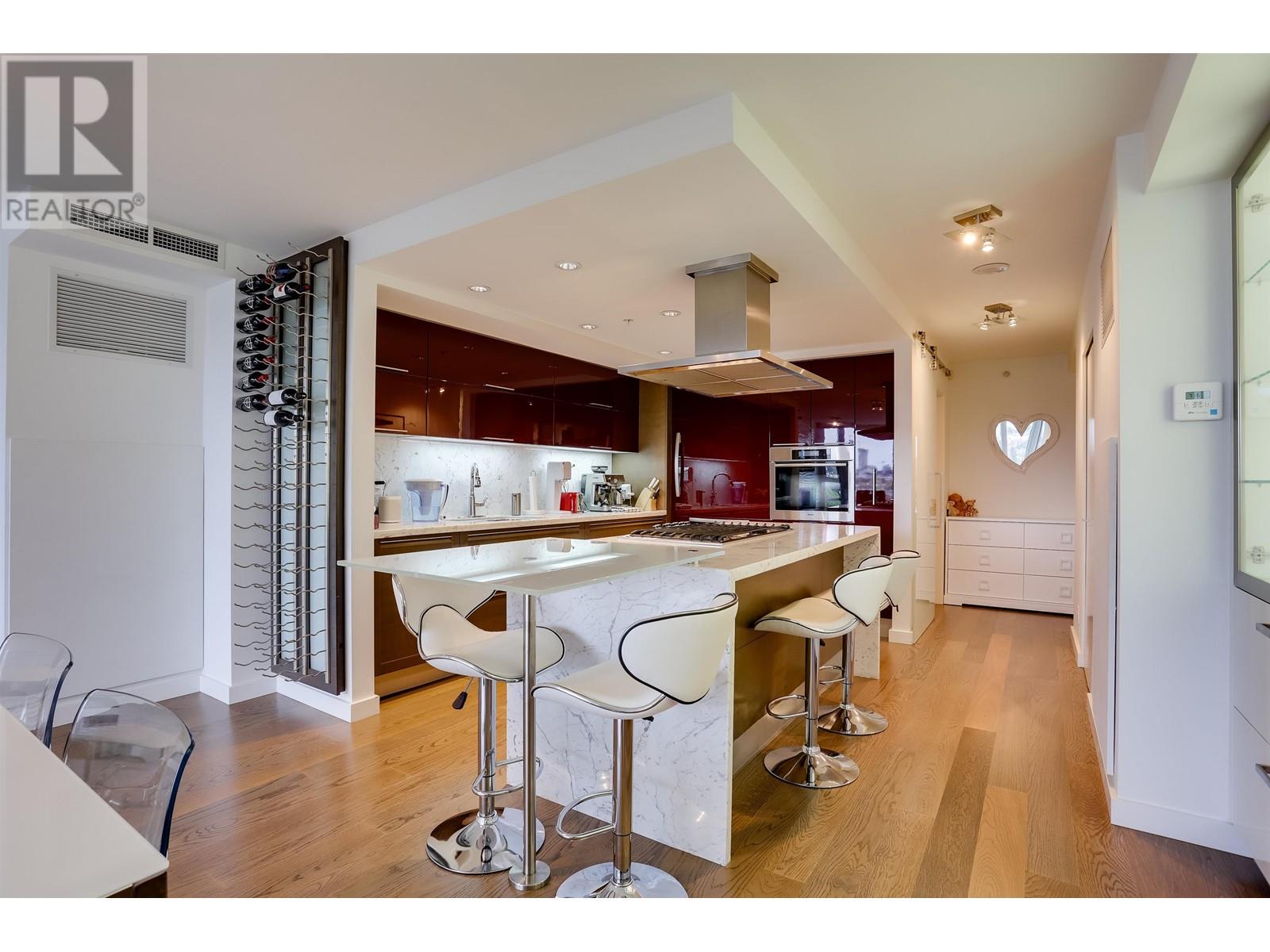 803 8 Smithe Mews, Vancouver, British Columbia  V6B 0A5 - Photo 10 - R2824624