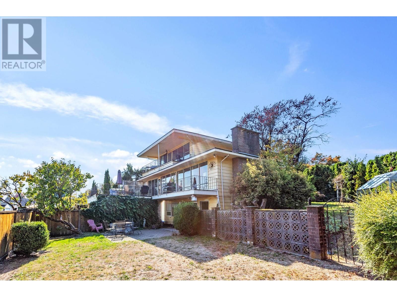 554 Richmond Street, New Westminster, British Columbia  V3L 4C7 - Photo 2 - R2819381