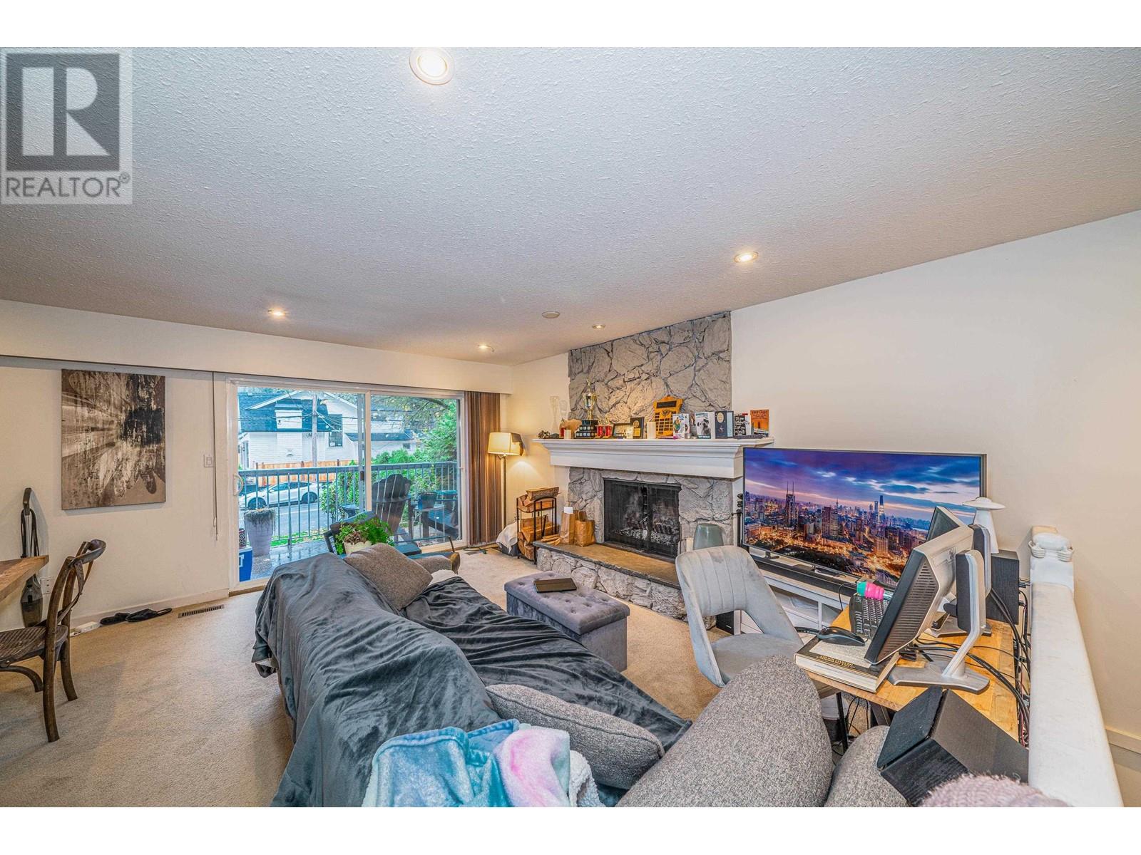 1779 Peters Road, North Vancouver, British Columbia  V7J 1Y7 - Photo 4 - R2825092