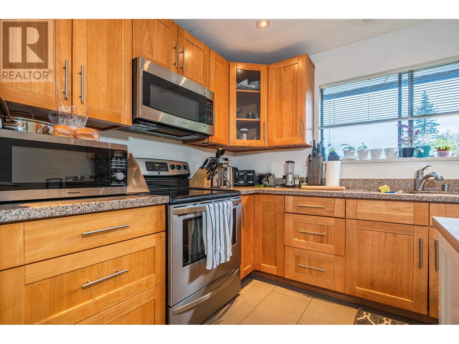 1779 Peters Road, North Vancouver, British Columbia  V7J 1Y7 - Photo 13 - R2825092