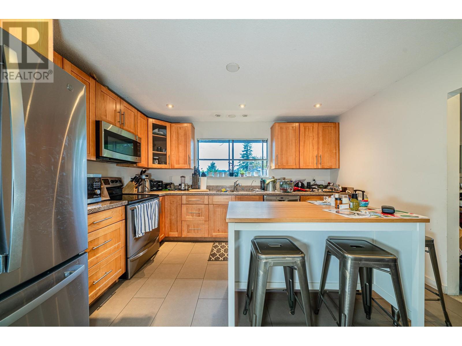 1779 Peters Road, North Vancouver, British Columbia  V7J 1Y7 - Photo 10 - R2825092