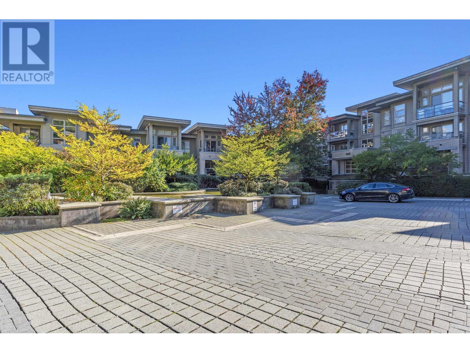 520 9339 UNIVERSITY CRESCENT, burnaby, British Columbia