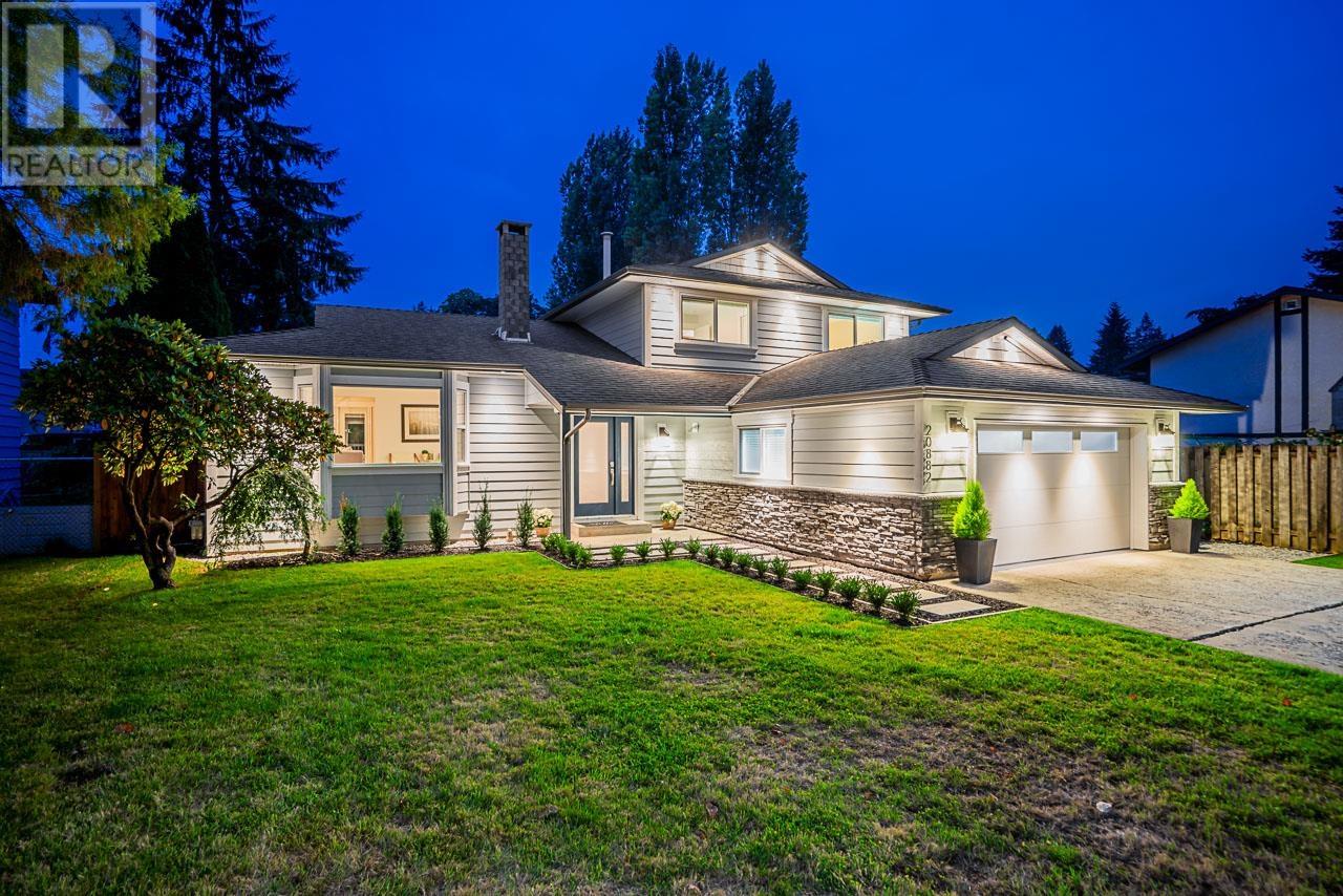 20882 Alpine Crescent, Maple Ridge, British Columbia  V4R 2M3 - Photo 2 - R2822484