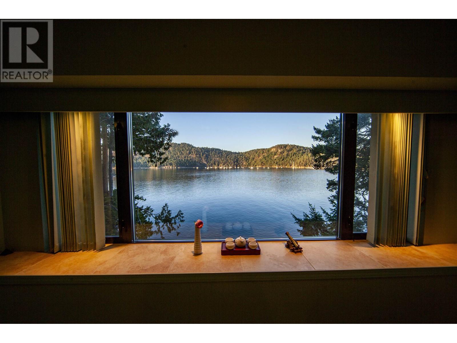 7911 Bedwell Drive, Pender Island, British Columbia  V0N 2M2 - Photo 3 - R2825788