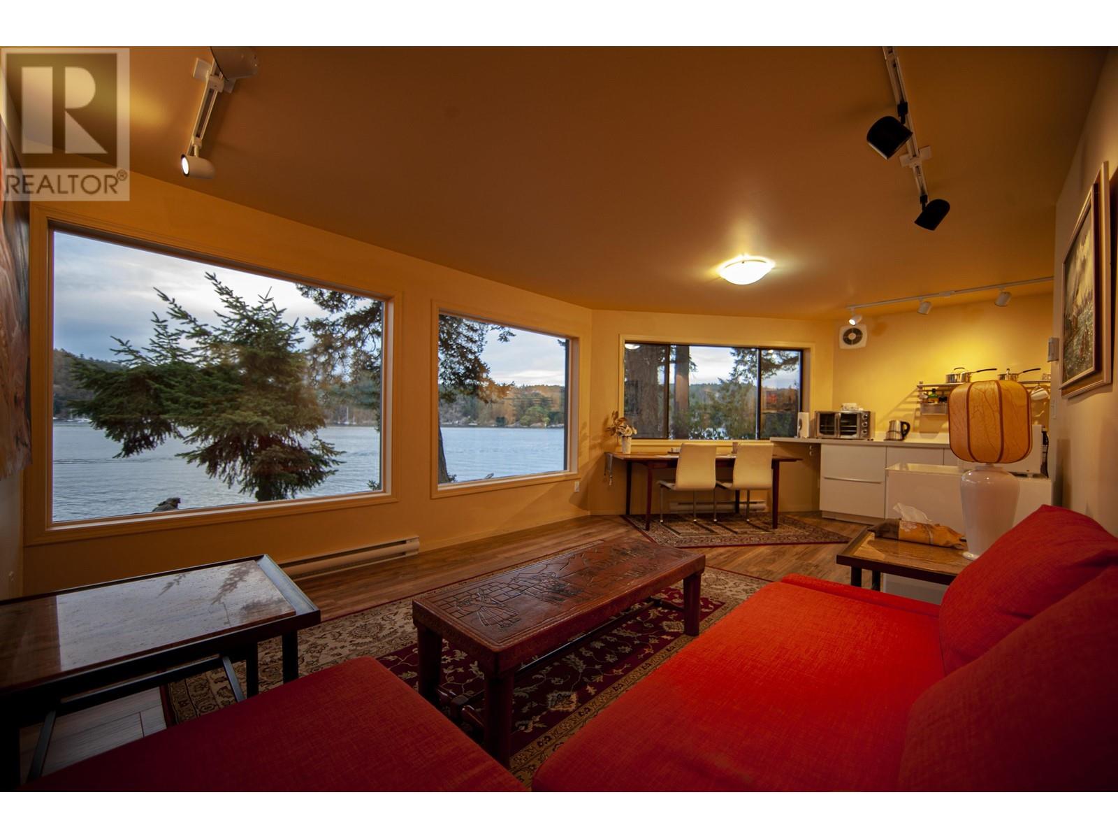 7911 Bedwell Drive, Pender Island, British Columbia  V0N 2M2 - Photo 10 - R2825788