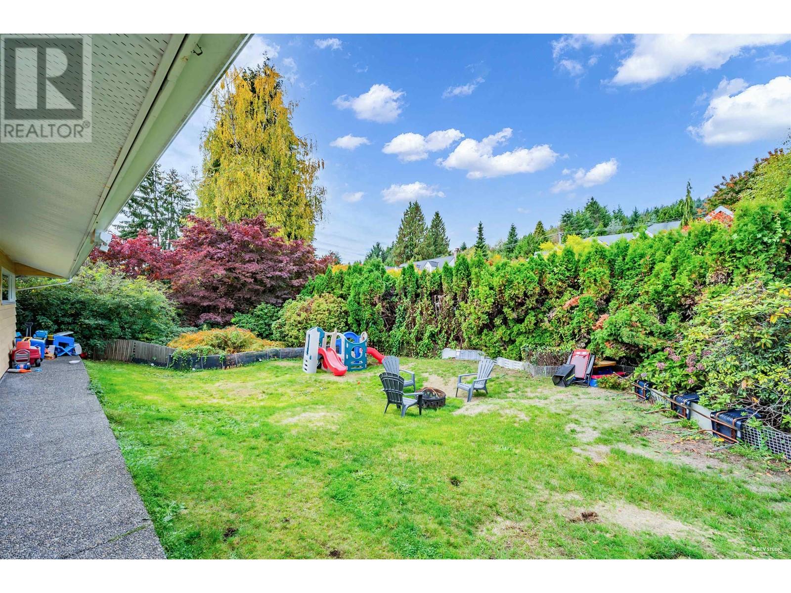 630 Barnham Road, West Vancouver, British Columbia  V7S 1T5 - Photo 3 - R2825761