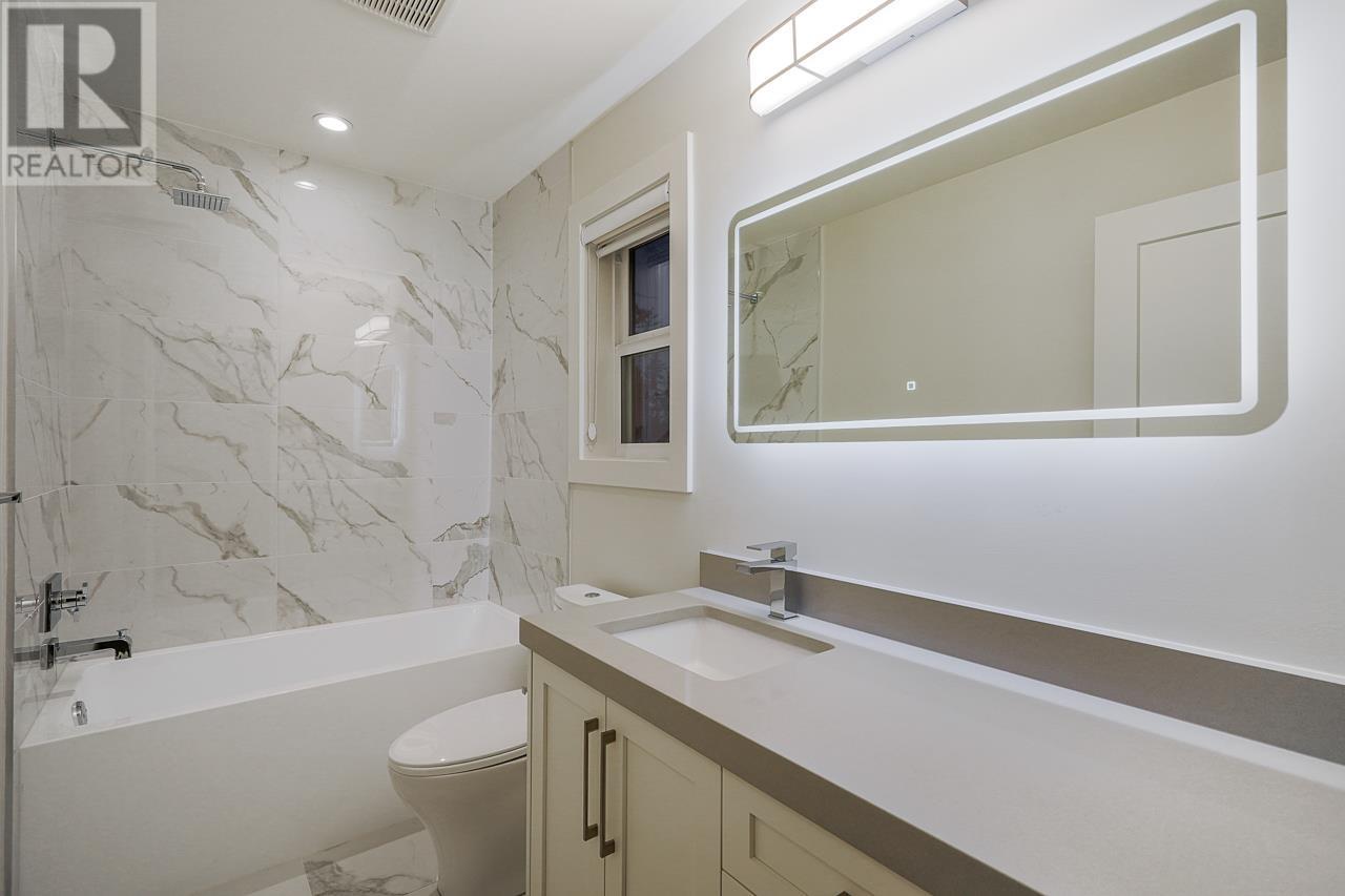 757 Foster Avenue, Coquitlam, British Columbia  V3J 2L8 - Photo 28 - R2825622