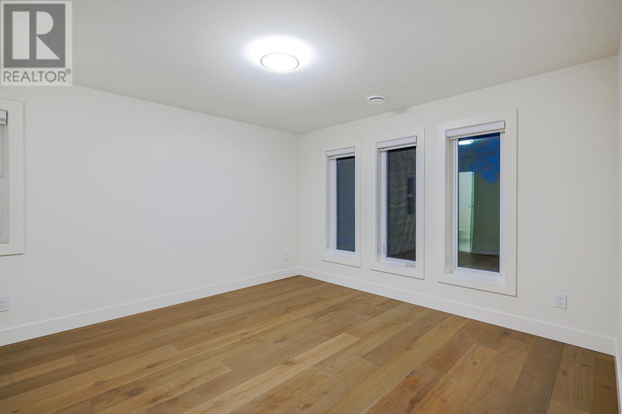 757 Foster Avenue, Coquitlam, British Columbia  V3J 2L8 - Photo 31 - R2825622