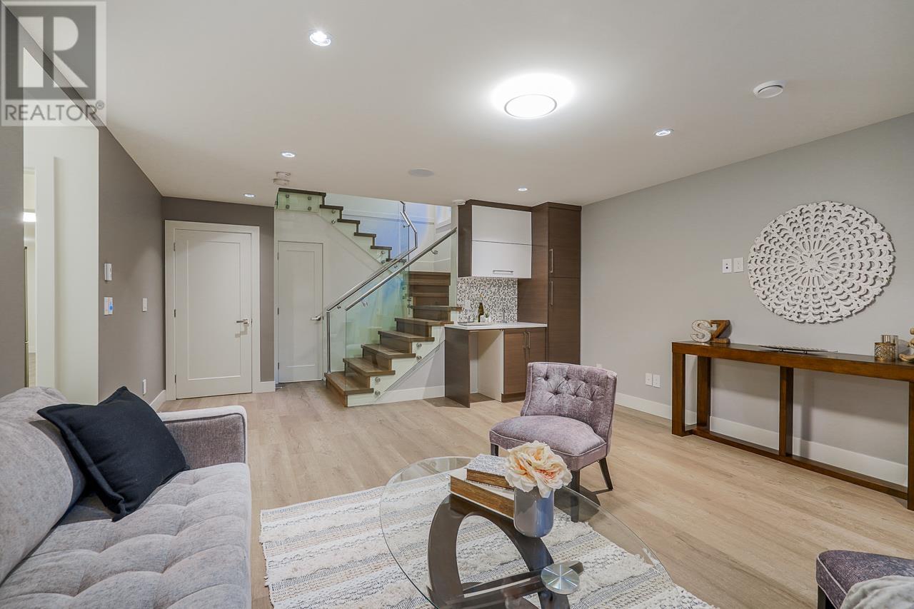 757 Foster Avenue, Coquitlam, British Columbia  V3J 2L8 - Photo 37 - R2825622