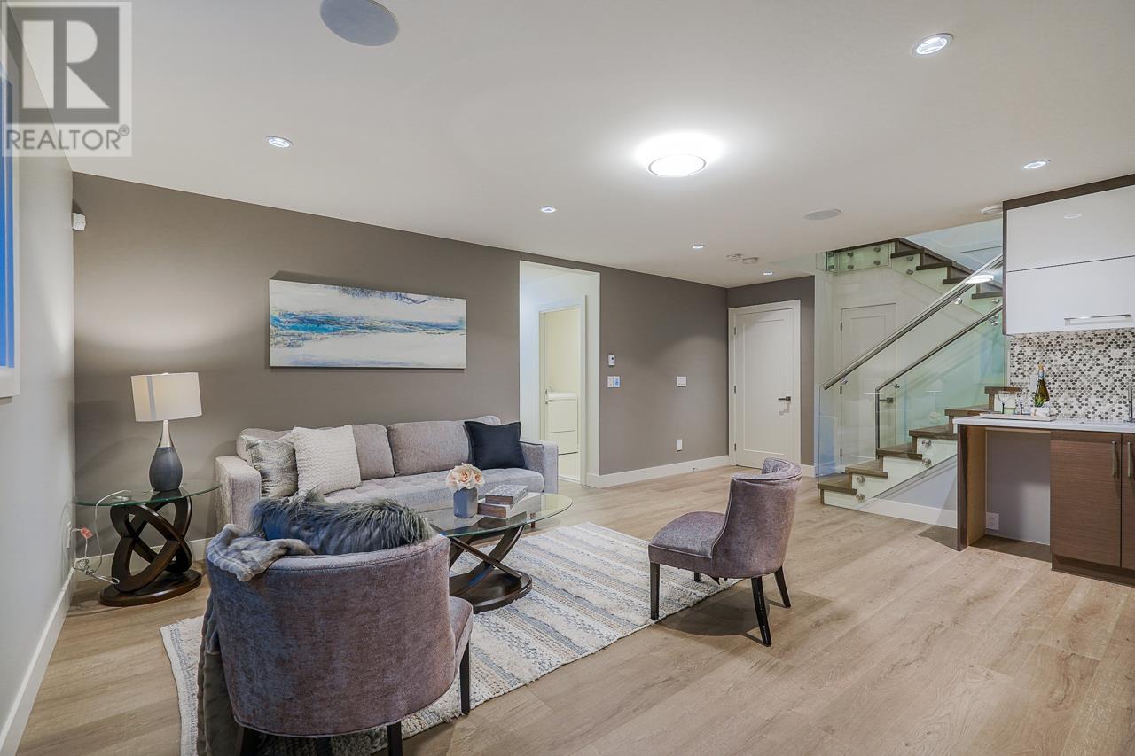 757 Foster Avenue, Coquitlam, British Columbia  V3J 2L8 - Photo 38 - R2825622