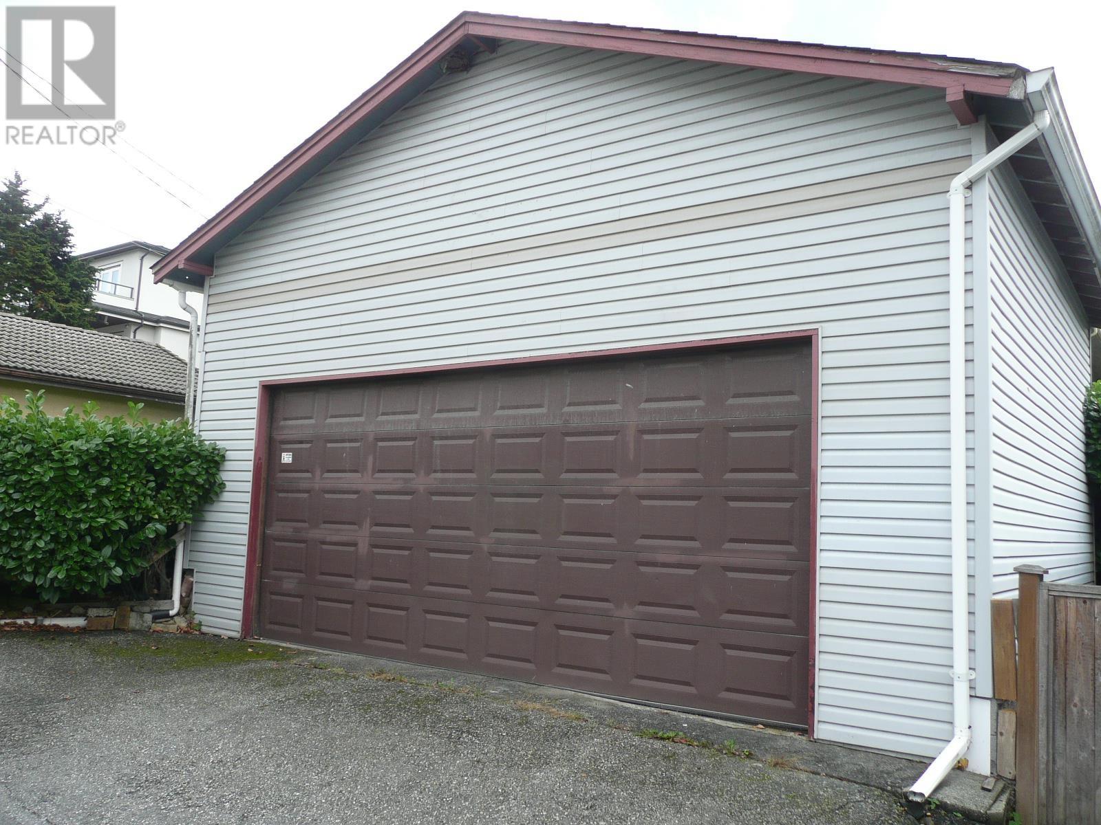 5929 Berwick Street, Burnaby, British Columbia  V5H 1V9 - Photo 10 - R2825350