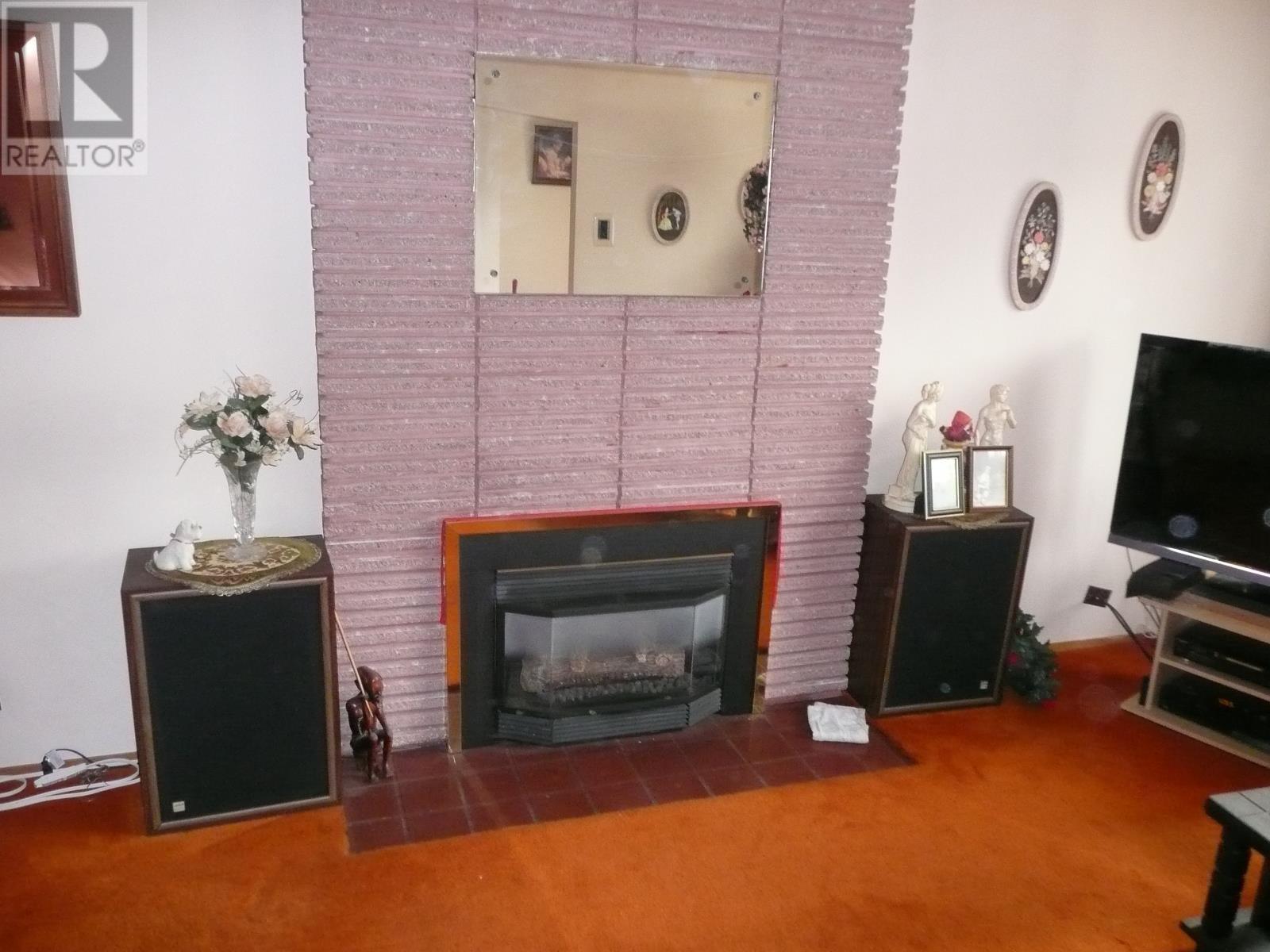 5929 Berwick Street, Burnaby, British Columbia  V5H 1V9 - Photo 2 - R2825350