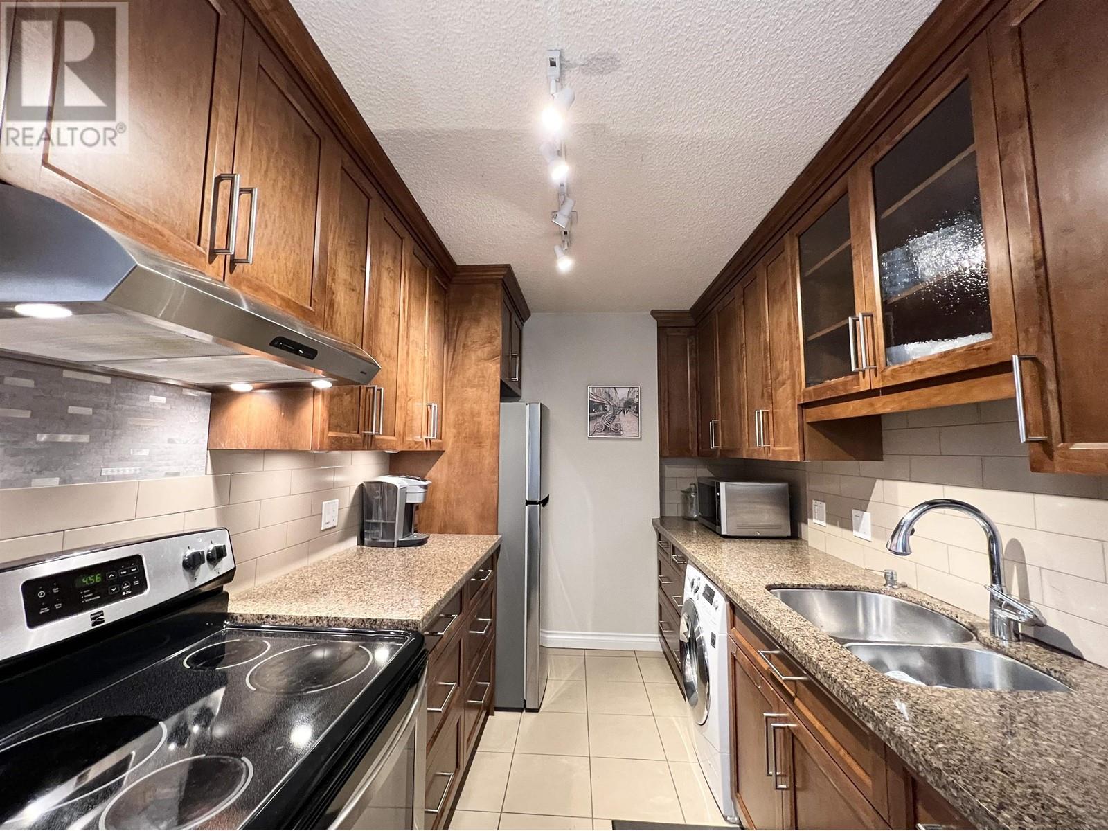 302 4160 Sardis Street, Burnaby, British Columbia  V5H 1K2 - Photo 9 - R2823418