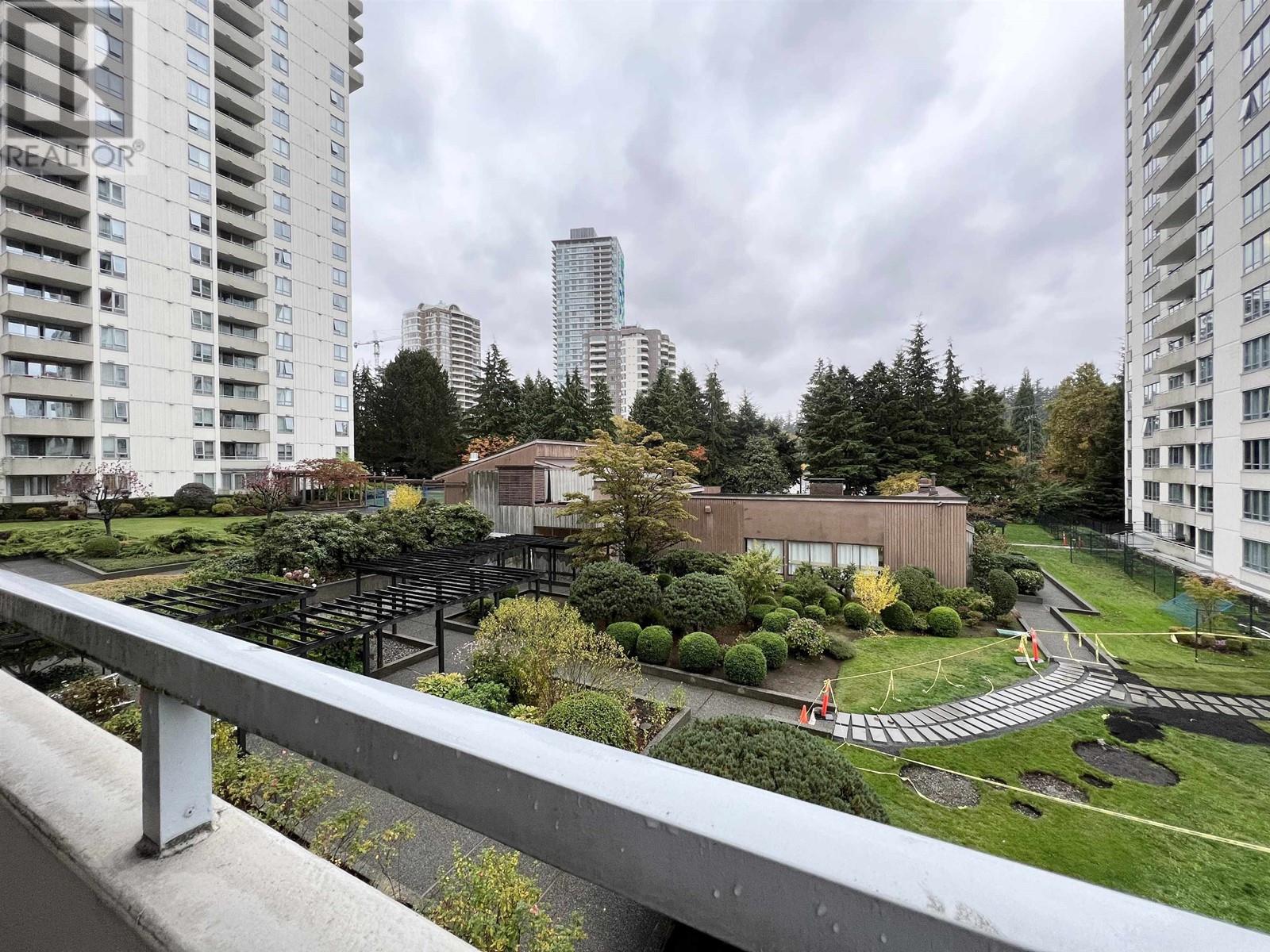 302 4160 SARDIS STREET, burnaby, British Columbia