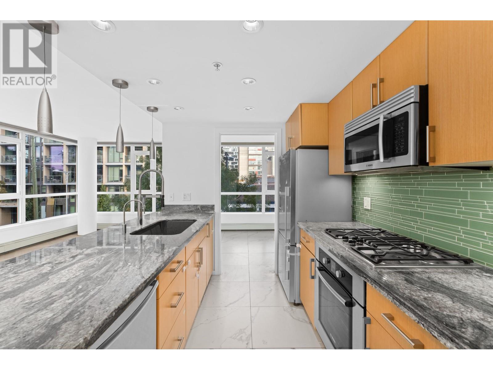 303 1887 Crowe Street, Vancouver, British Columbia  V5Y 0B4 - Photo 7 - R2825298