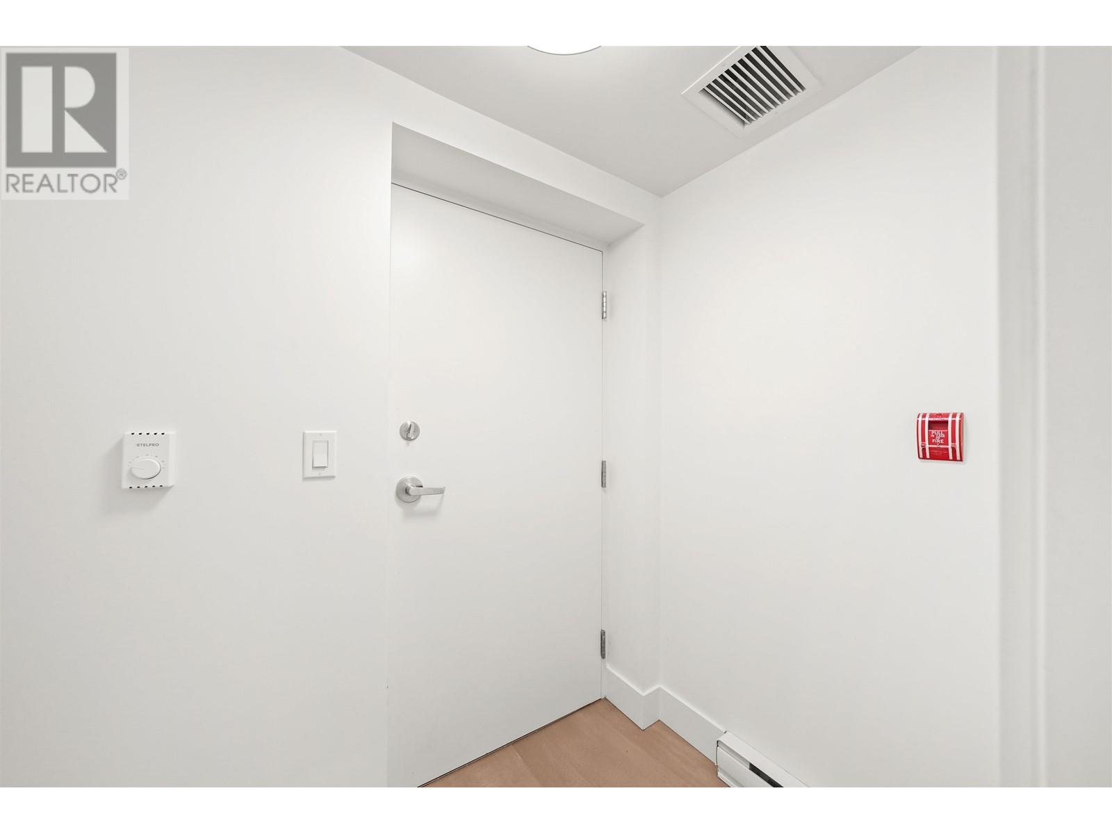 152 W Woodstock Avenue, Vancouver, British Columbia  V5Y 0N1 - Photo 30 - R2825877
