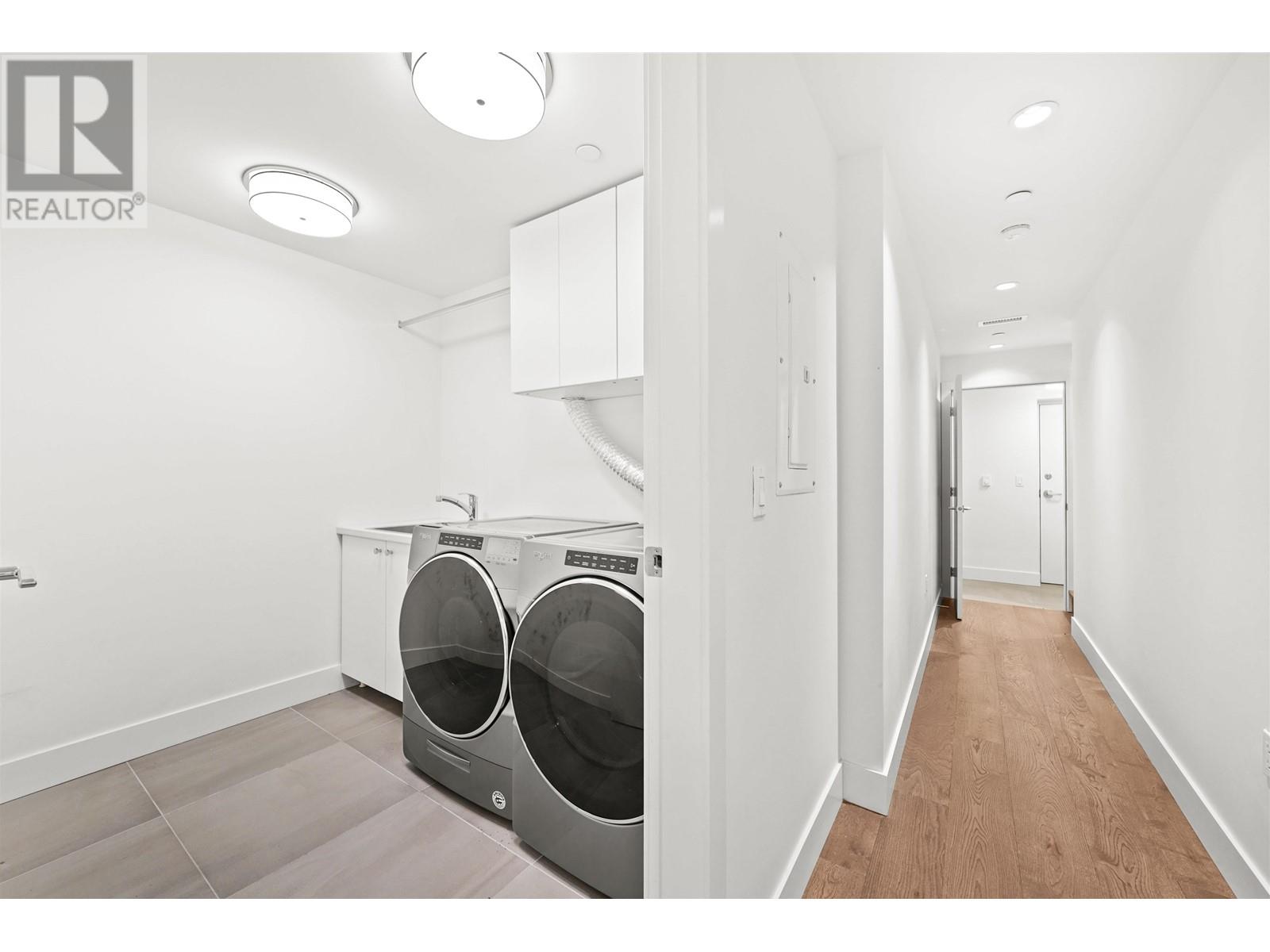 152 W Woodstock Avenue, Vancouver, British Columbia  V5Y 0N1 - Photo 32 - R2825877