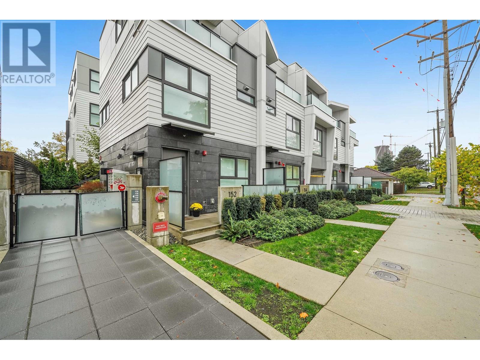 152 W Woodstock Avenue, Vancouver, British Columbia  V5Y 0N1 - Photo 4 - R2825877