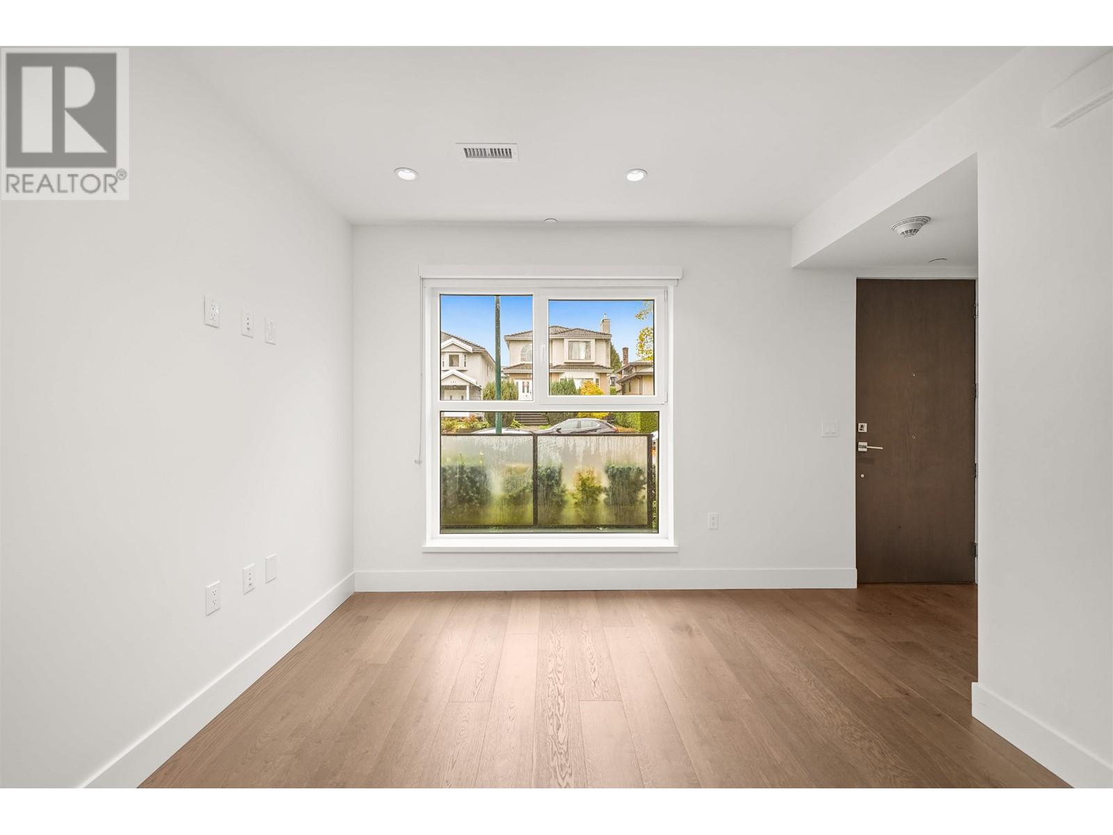 152 W Woodstock Avenue, Vancouver, British Columbia  V5Y 0N1 - Photo 7 - R2825877