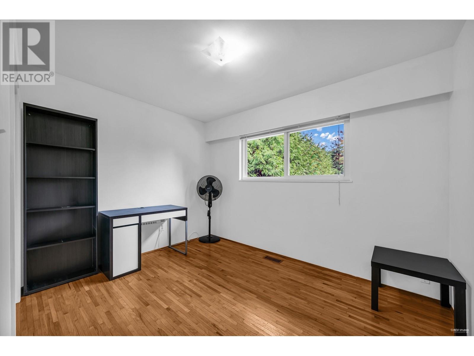 2106 Mountain Highway, North Vancouver, British Columbia  V7J 2M9 - Photo 9 - R2825838
