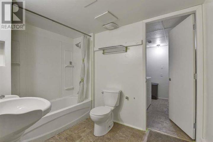 92-94 Glover Avenue, New Westminster, British Columbia  V3L 2A3 - Photo 12 - C8055076
