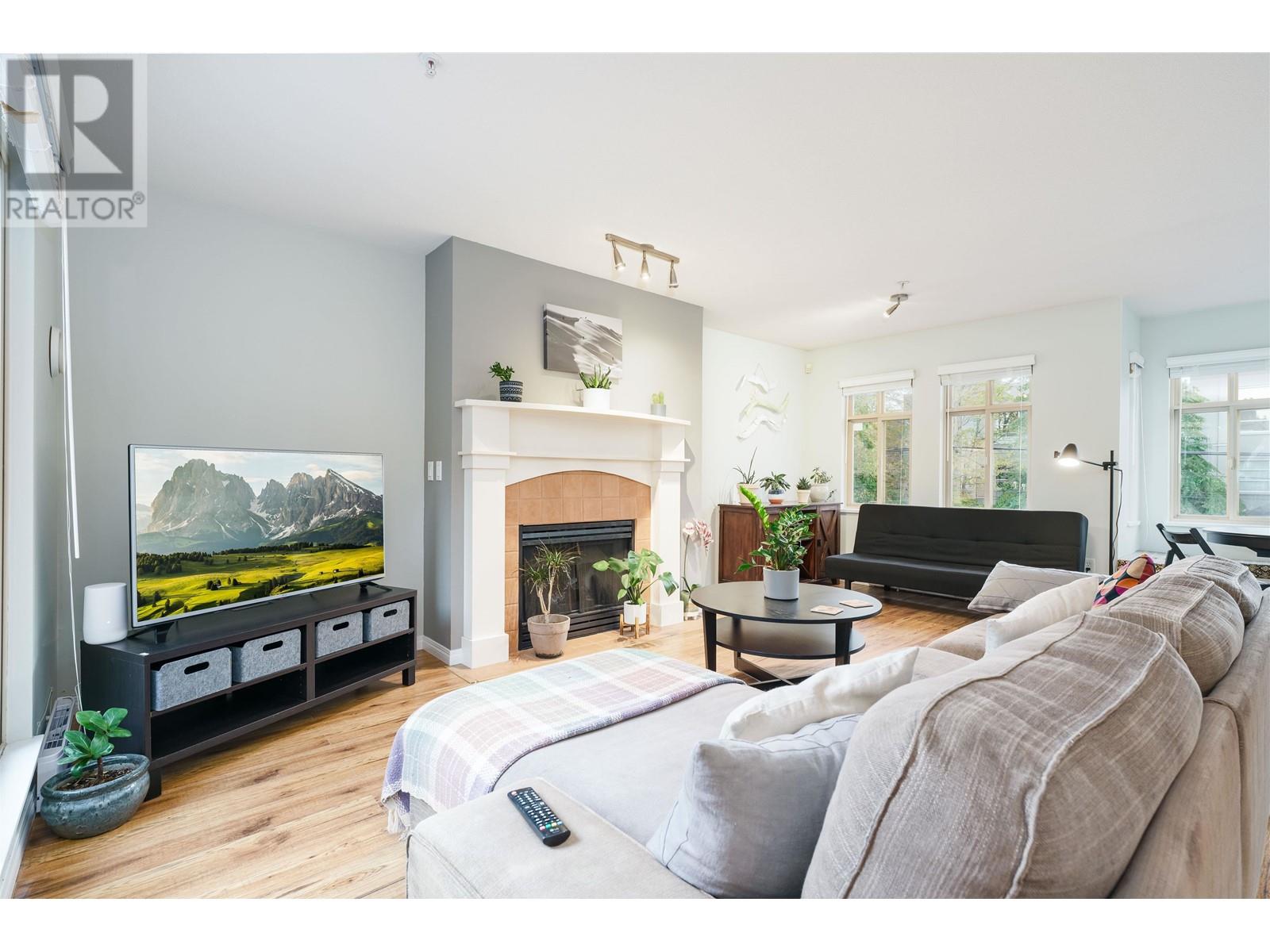 18 3036 W 4th Avenue, Vancouver, British Columbia  V6K 1R4 - Photo 3 - R2825905