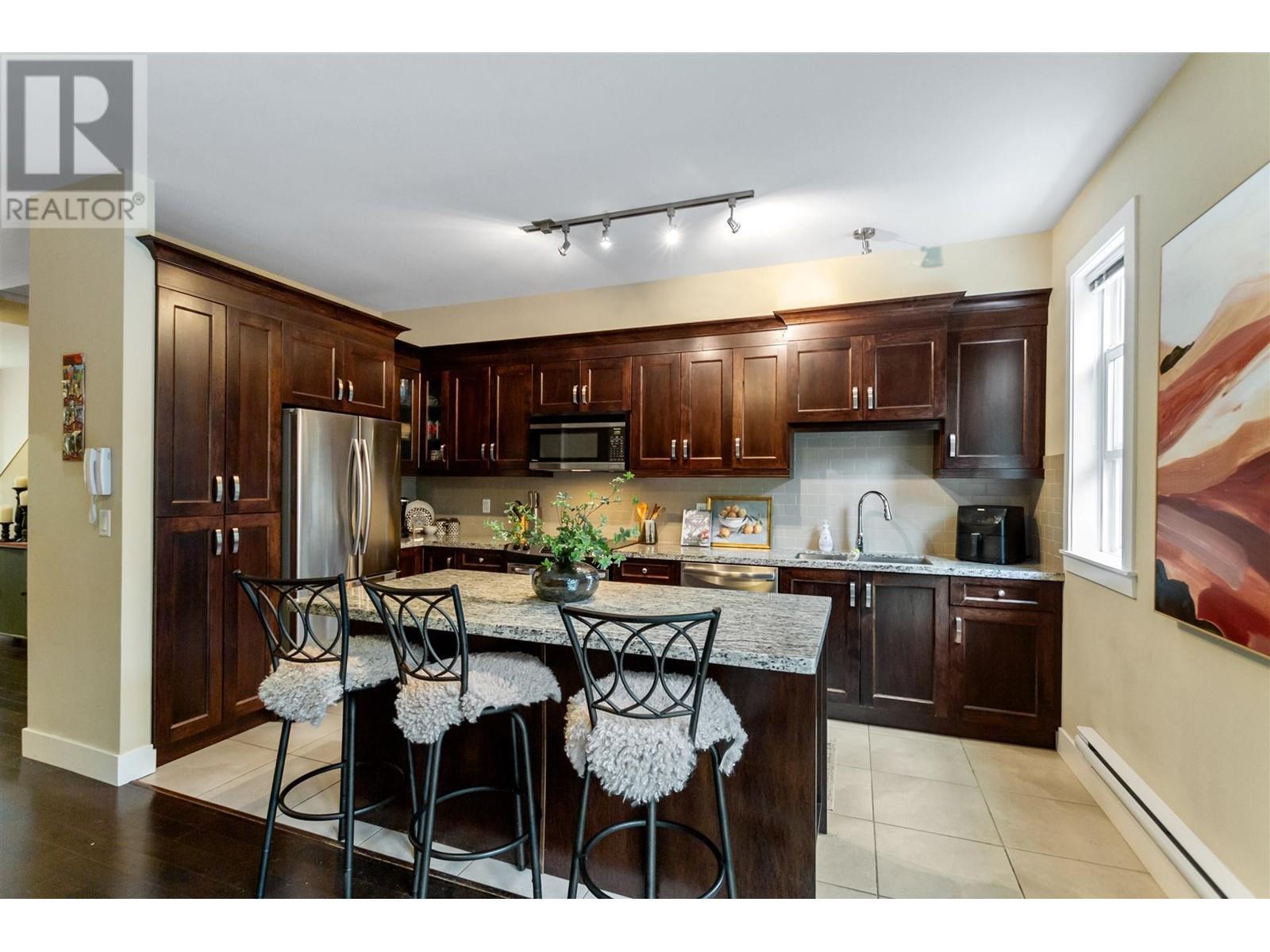 41 1299 Coast Meridian Road, Coquitlam, British Columbia  V3E 0H6 - Photo 3 - R2825940