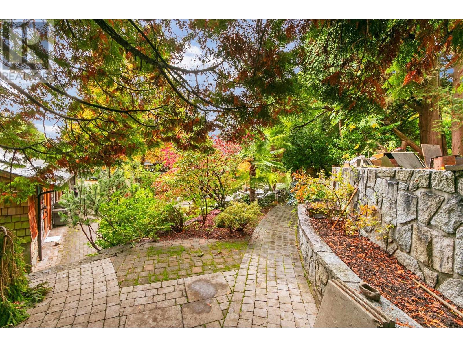 1415 E 18th Street, North Vancouver, British Columbia  V7J 1M2 - Photo 15 - R2825928