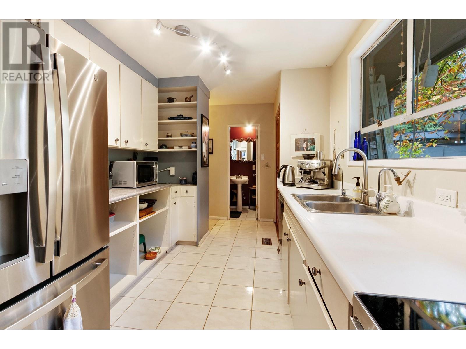 1415 E 18th Street, North Vancouver, British Columbia  V7J 1M2 - Photo 9 - R2825928