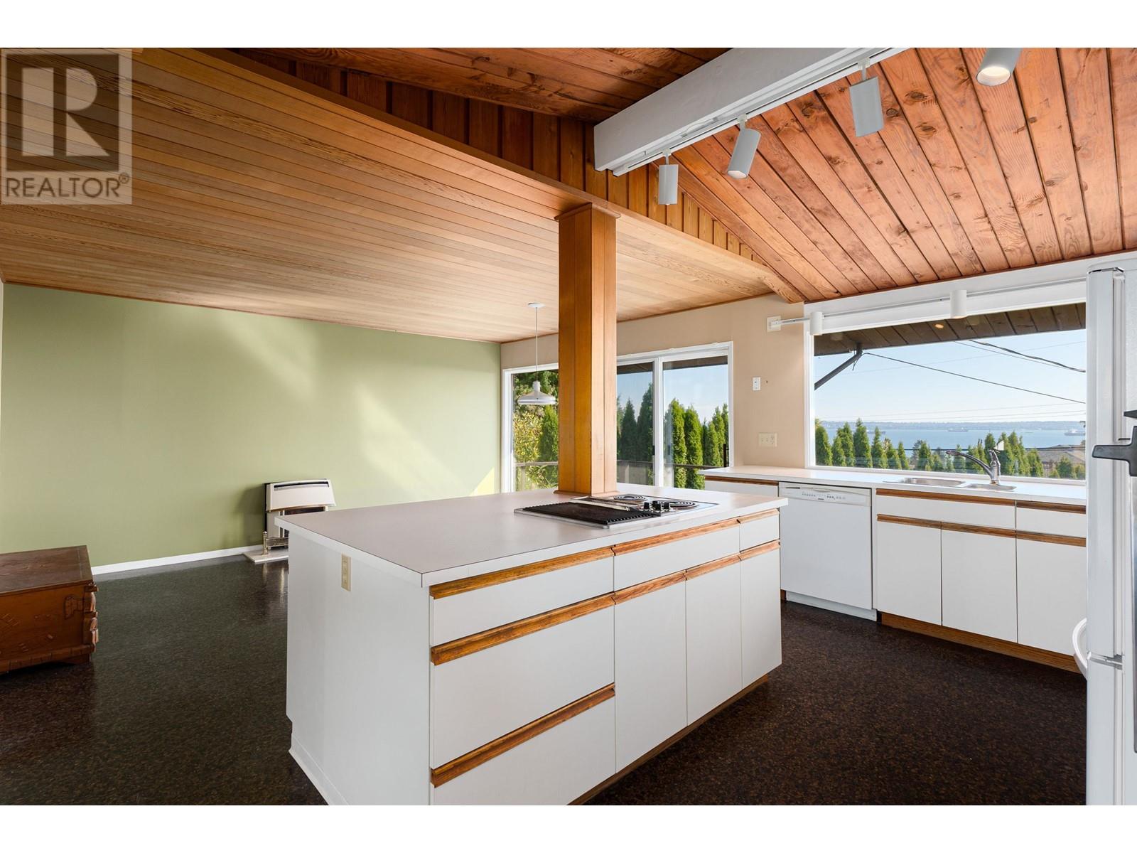 3204 Thompson Crescent, West Vancouver, British Columbia  V7V 3E5 - Photo 6 - R2825939