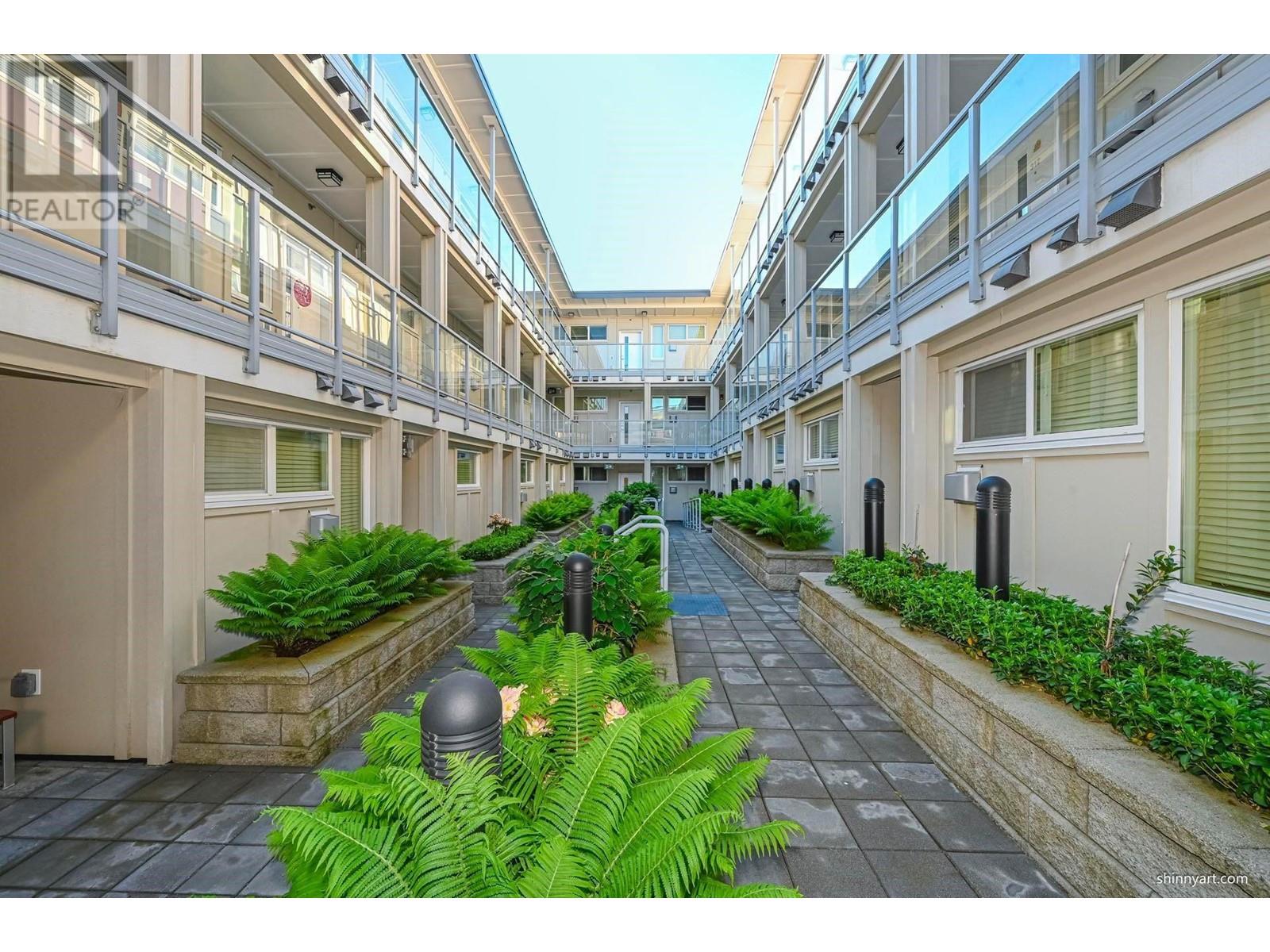 308 1838 Renfrew Street, Vancouver, British Columbia  V5M 3H9 - Photo 2 - R2825909