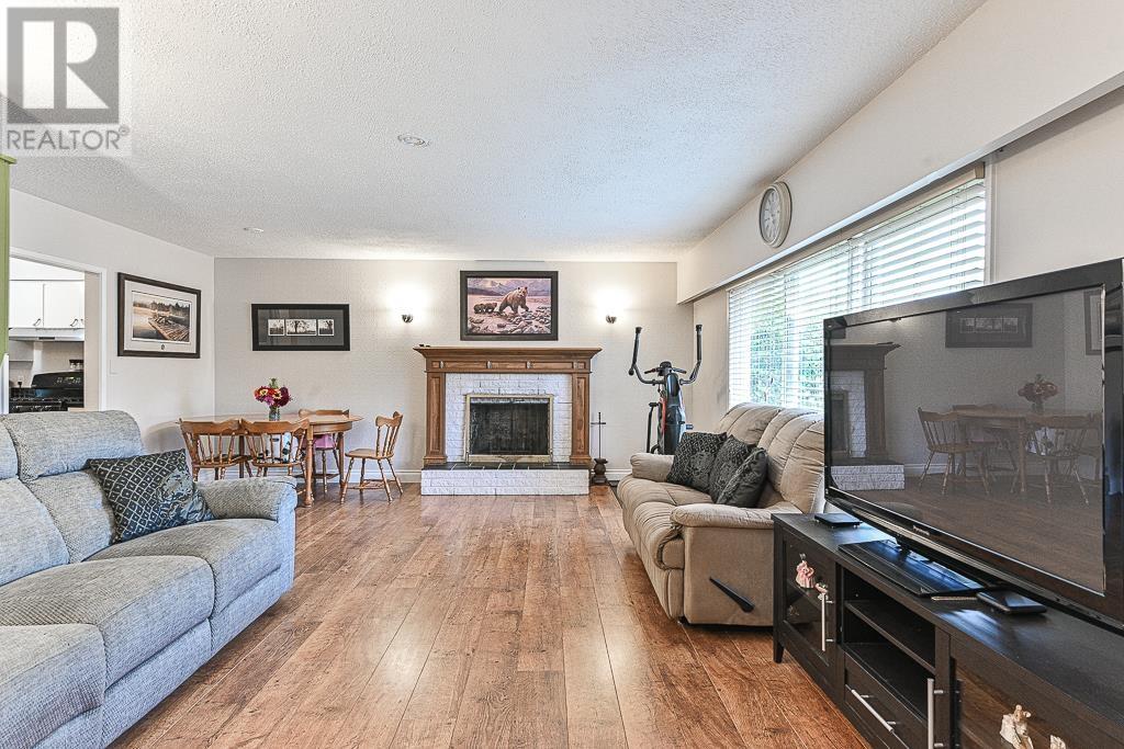 12171 221 Street, Maple Ridge, British Columbia  V2X 5T2 - Photo 3 - R2825845
