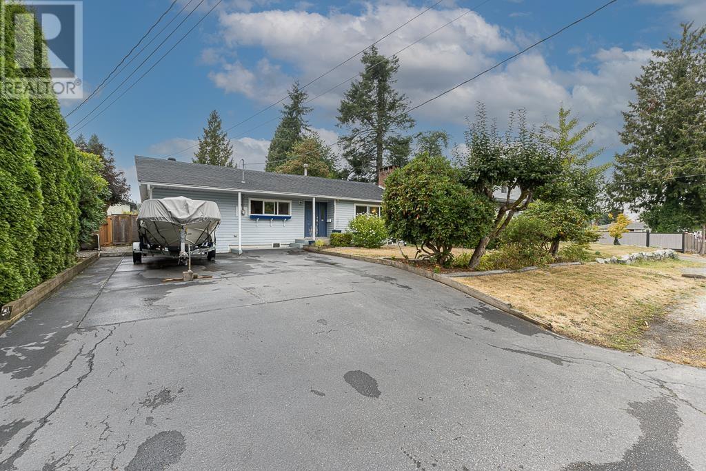 12171 221 Street, Maple Ridge, British Columbia  V2X 5T2 - Photo 2 - R2825845