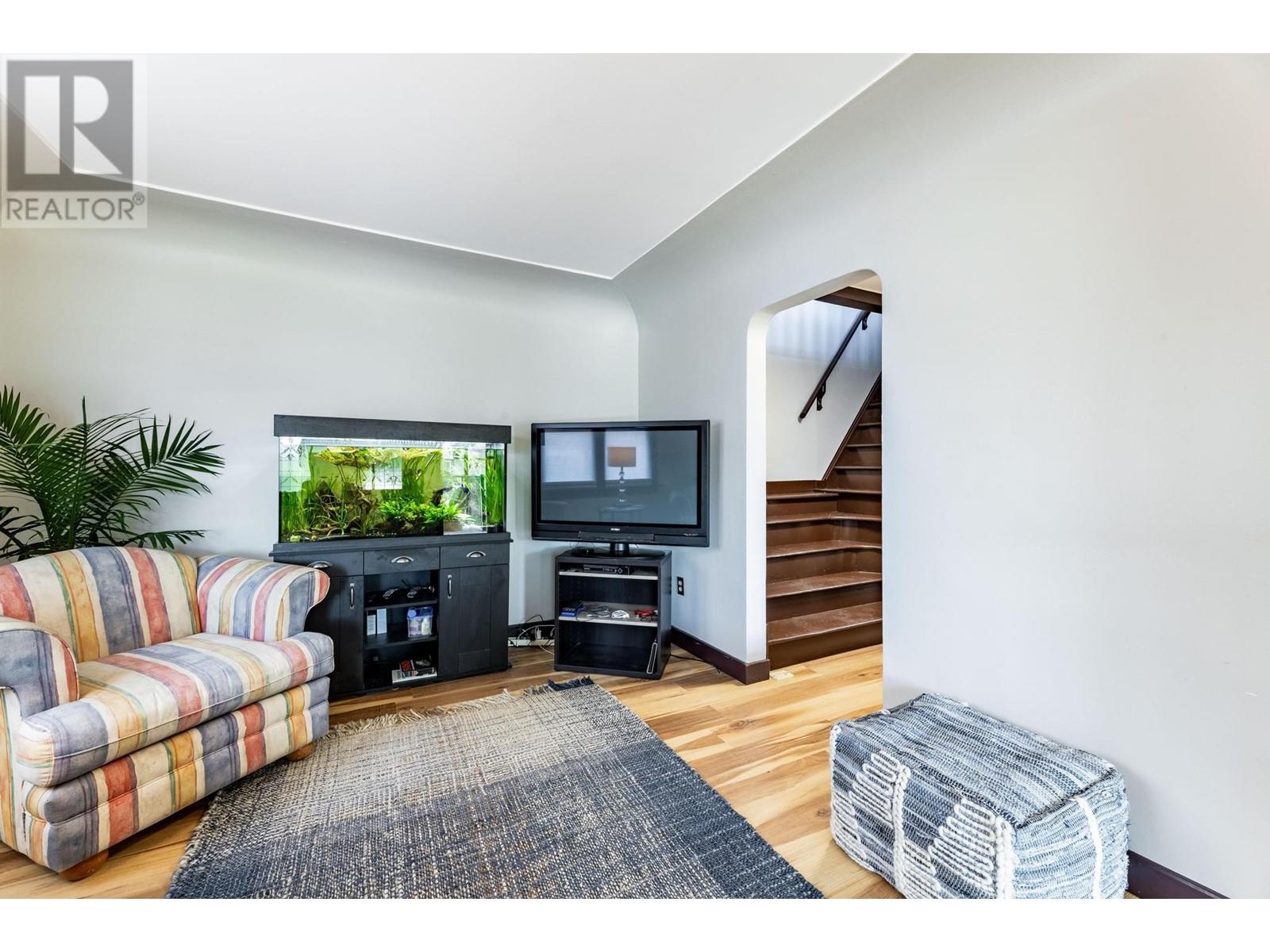 534 Ewen Avenue, New Westminster, British Columbia  V3M 5B8 - Photo 7 - R2804934
