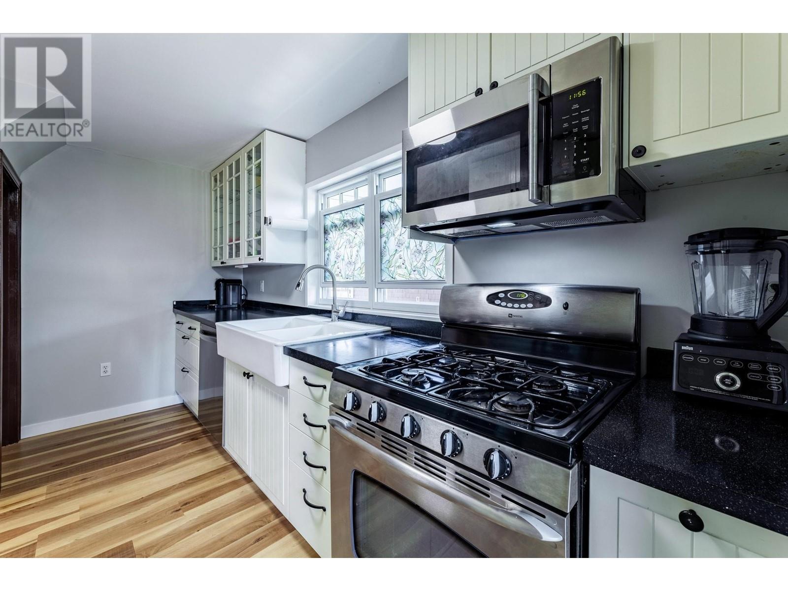 534 Ewen Avenue, New Westminster, British Columbia  V3M 5B8 - Photo 11 - R2804934
