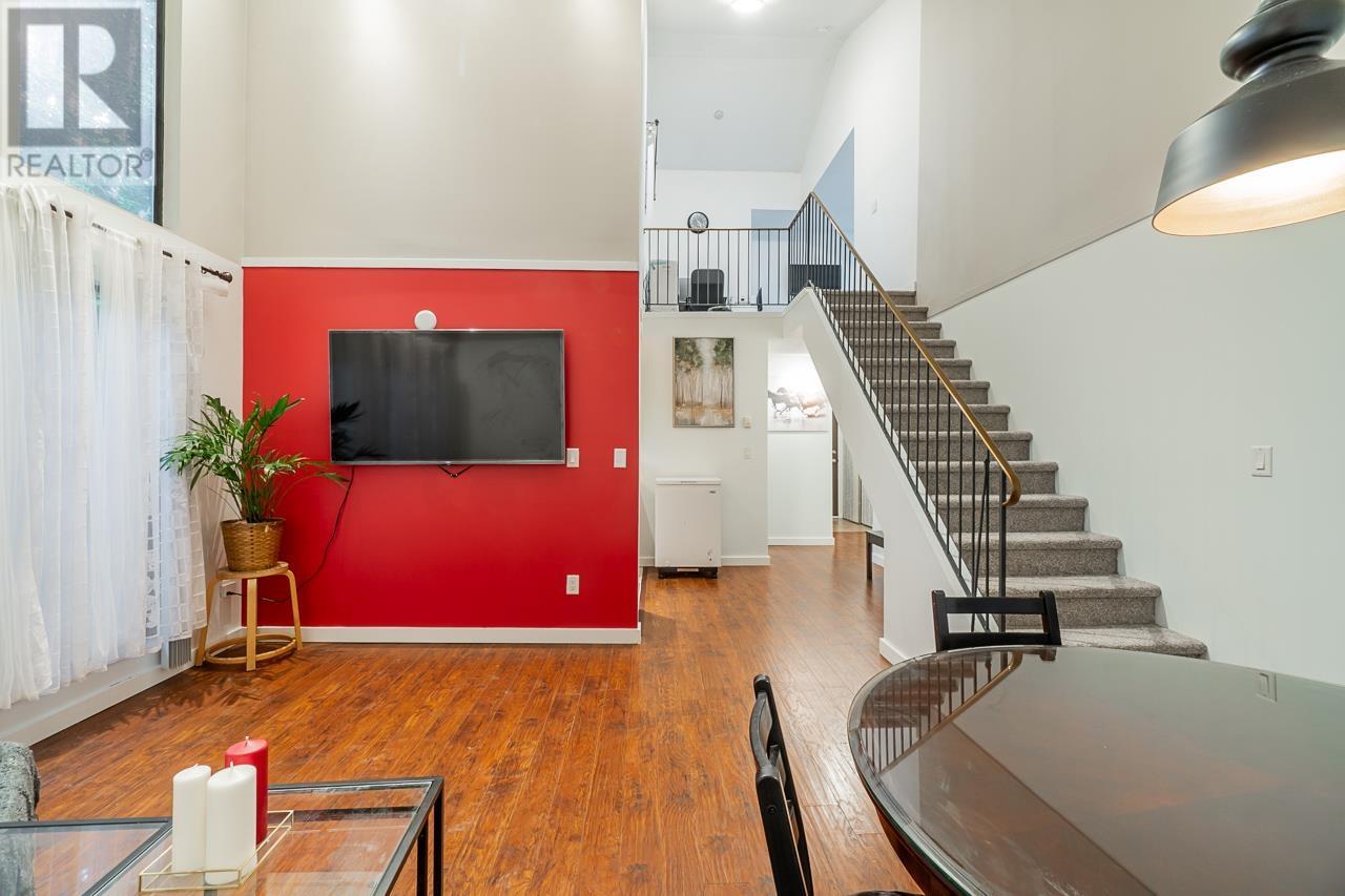 302 423 AGNES STREET, new westminster, British Columbia