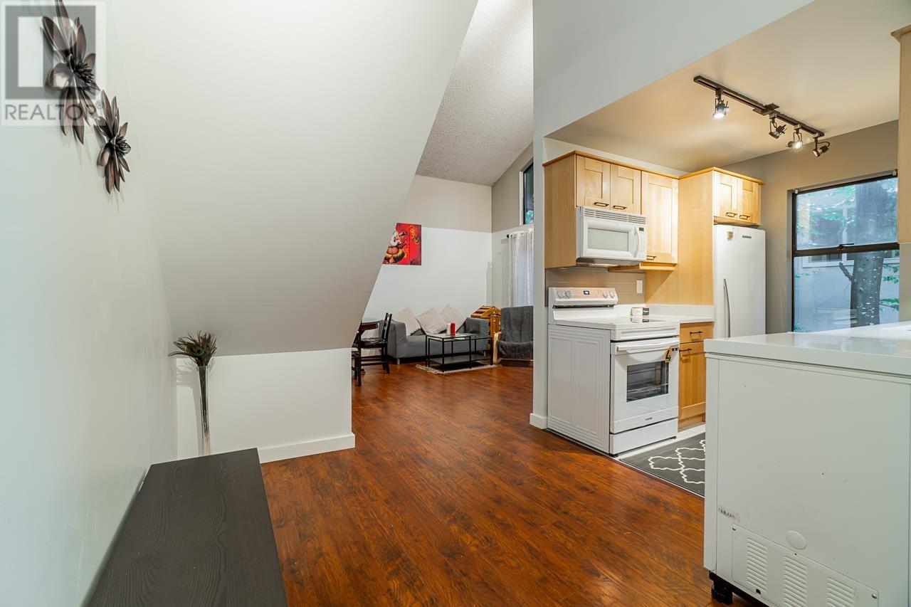 302 423 Agnes Street, New Westminster, British Columbia  V3L 1G2 - Photo 4 - R2826043