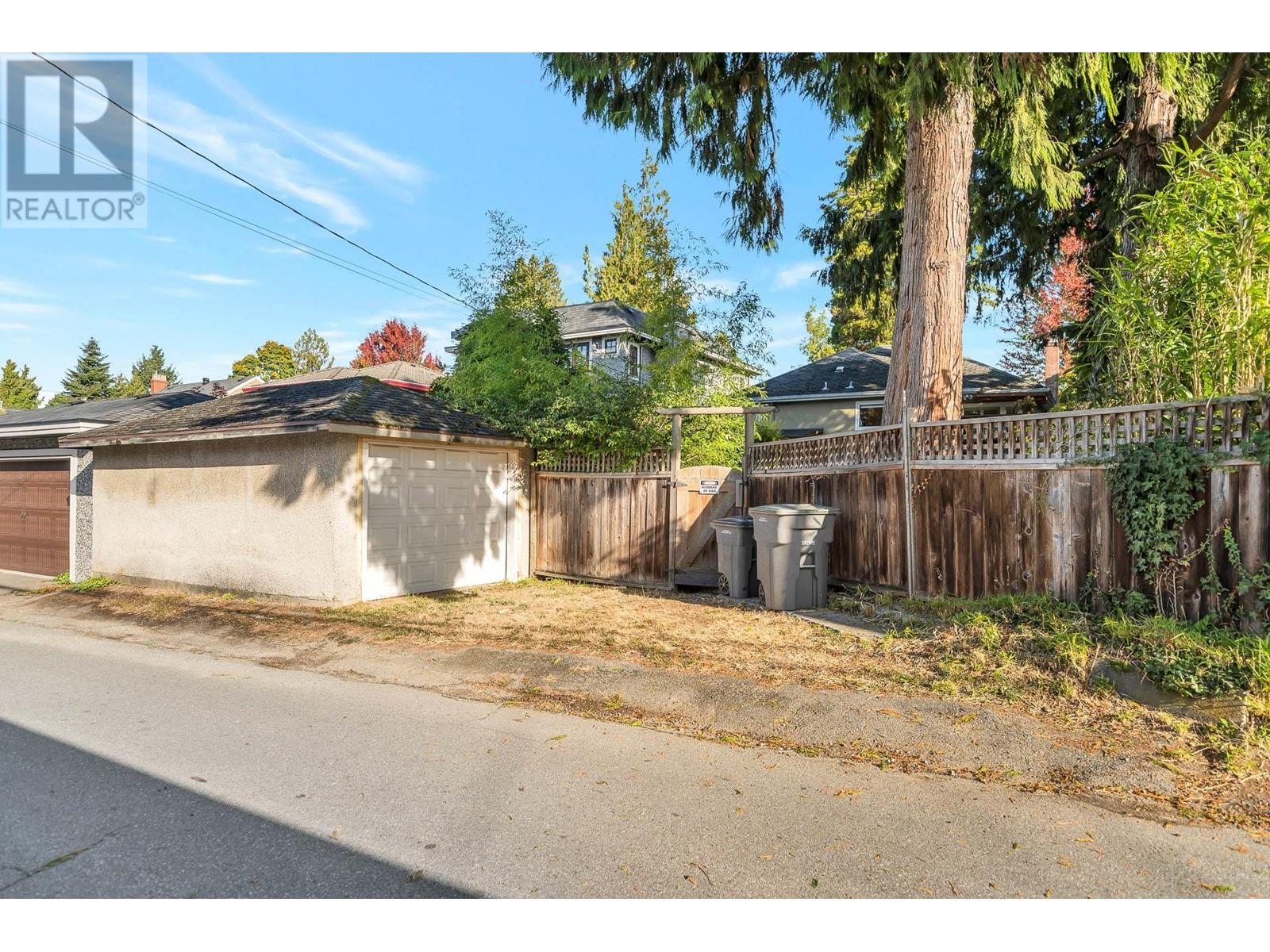 1694 W 62nd Avenue, Vancouver, British Columbia  V6P 2G2 - Photo 3 - R2825965