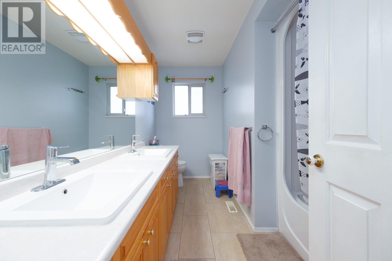 2347 Kelly Avenue, Port Coquitlam, British Columbia  V3C 1Y3 - Photo 15 - R2825977