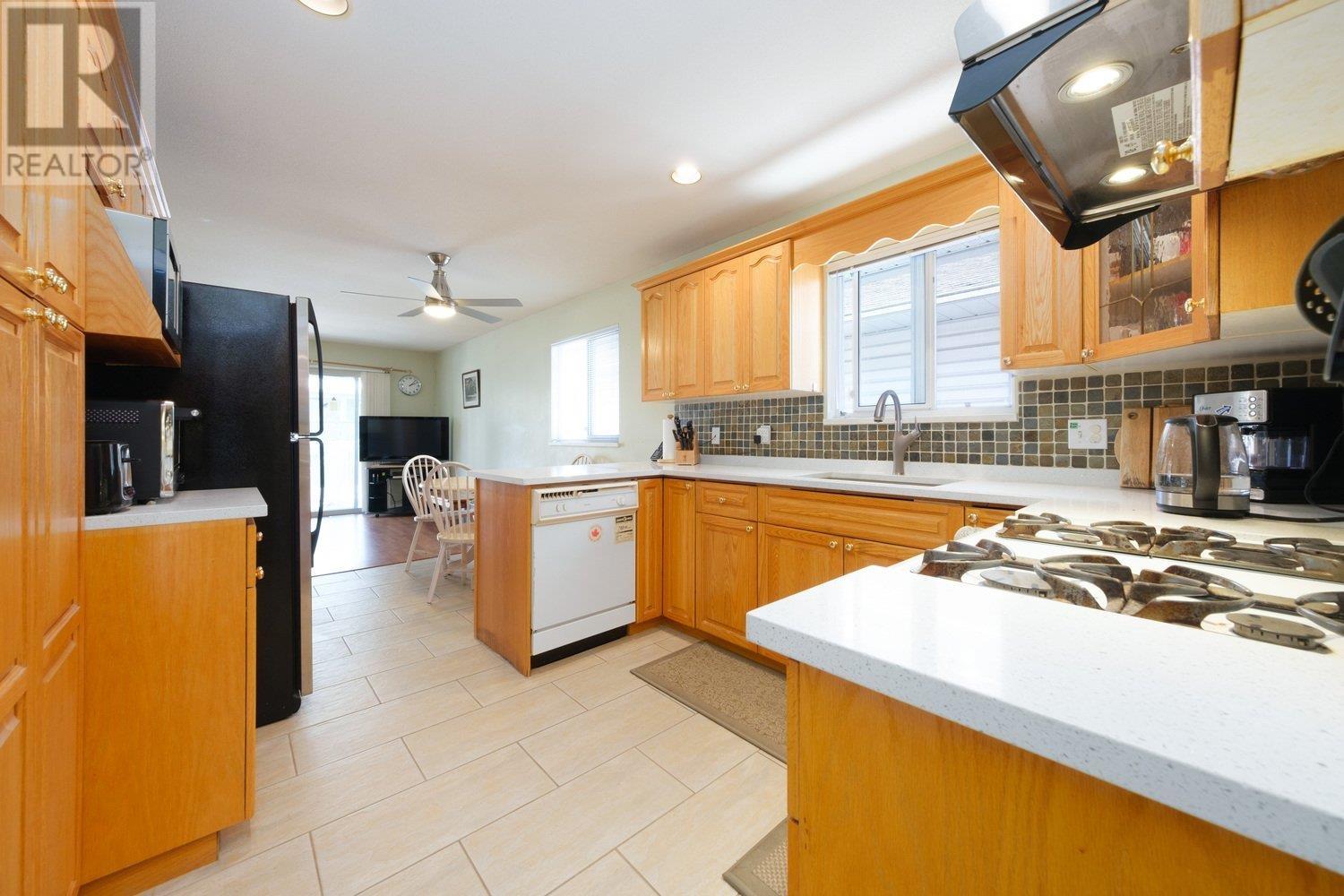 2347 Kelly Avenue, Port Coquitlam, British Columbia  V3C 1Y3 - Photo 8 - R2825977