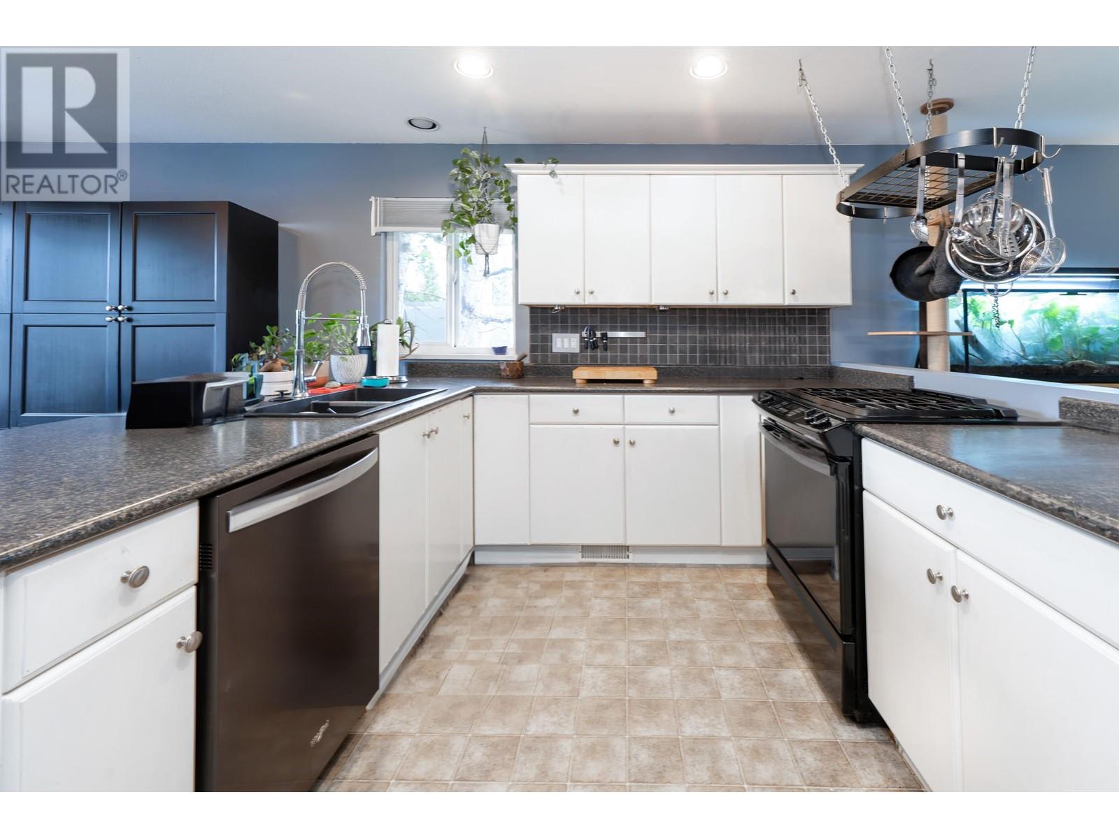 23694 Dewdney Trunk Road, Maple Ridge, British Columbia  V4R 2C8 - Photo 3 - R2826013