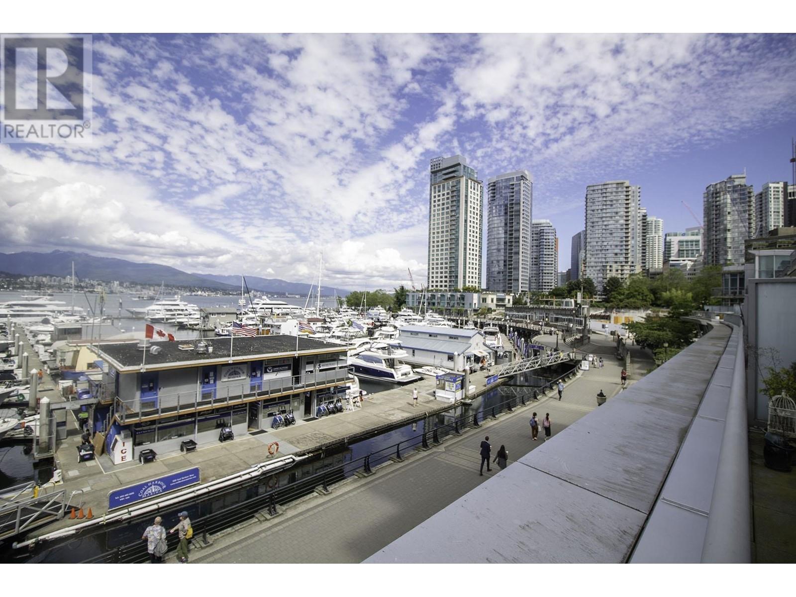211 560 NICOLA, vancouver, British Columbia
