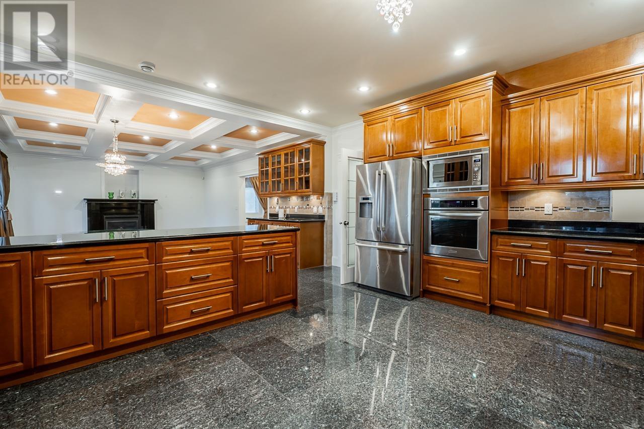 4242 Hurst Street, Burnaby, British Columbia  V5J 1M7 - Photo 9 - R2825997