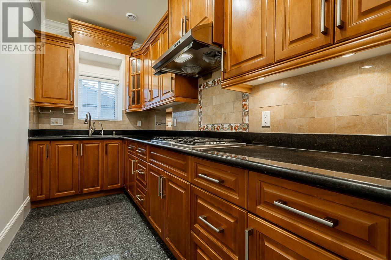 4242 Hurst Street, Burnaby, British Columbia  V5J 1M7 - Photo 10 - R2825997