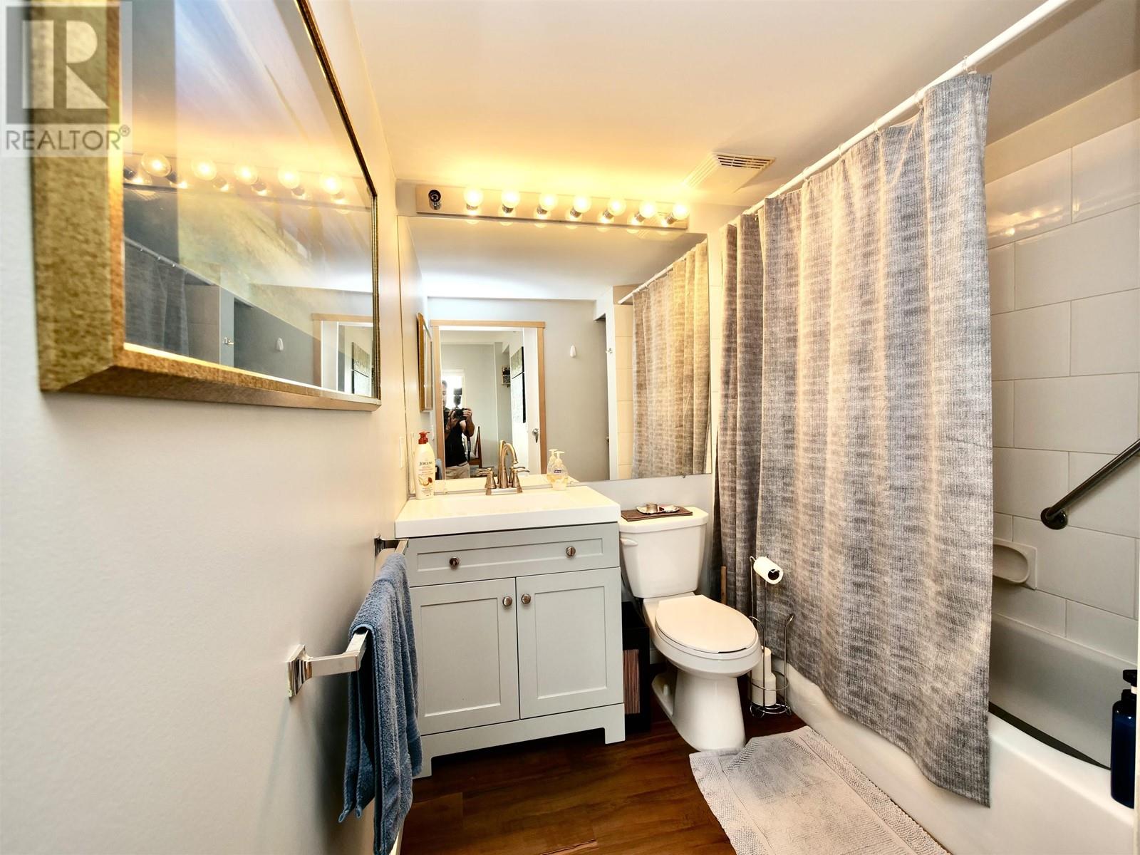 1103 121 W 15th Street, North Vancouver, British Columbia  V7M 1R8 - Photo 7 - R2824785