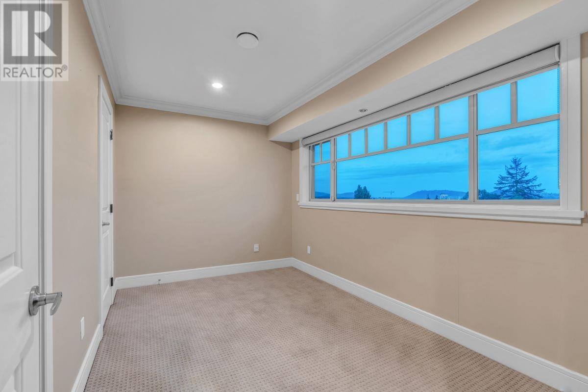 1060 Adderley Street, North Vancouver, British Columbia  V7L 1T3 - Photo 10 - R2825959
